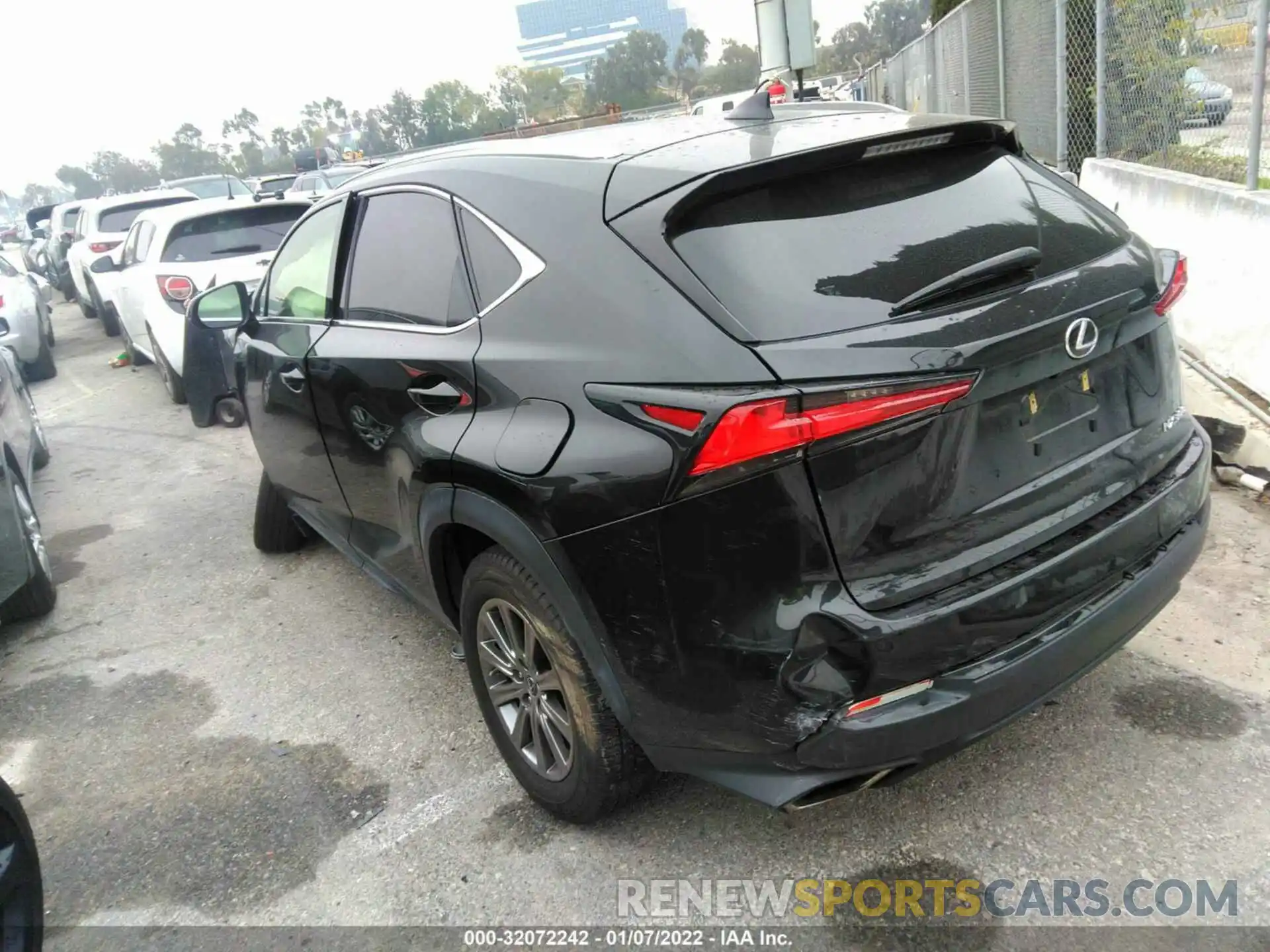 3 Фотография поврежденного автомобиля JTJYARBZ8K2133402 LEXUS NX 2019