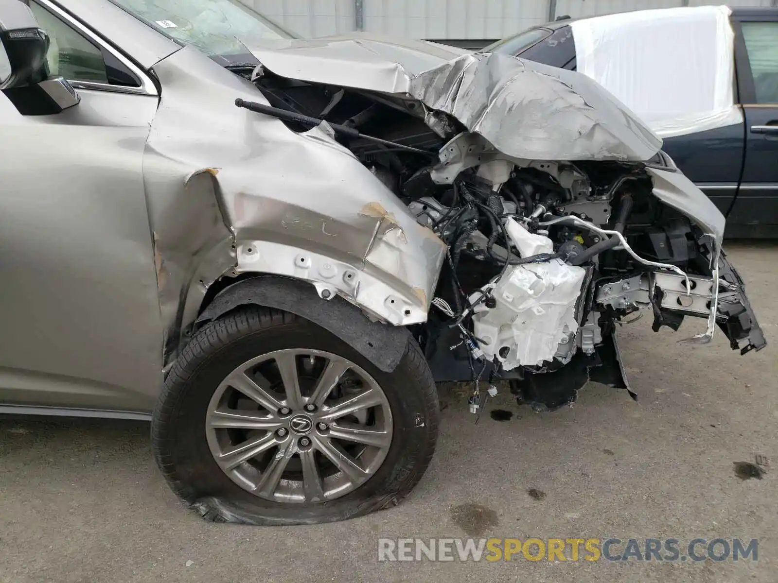 9 Фотография поврежденного автомобиля JTJYARBZ8K2152466 LEXUS NX 2019