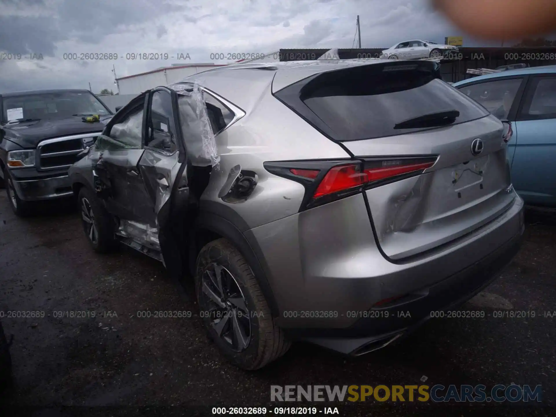 3 Фотография поврежденного автомобиля JTJYARBZ9K2123428 LEXUS NX 2019