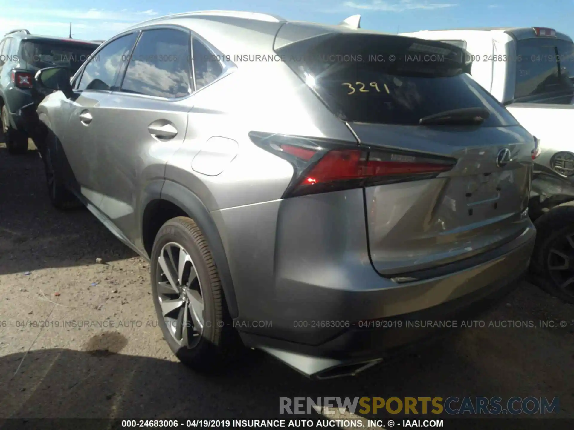 3 Фотография поврежденного автомобиля JTJYARBZ9K2138804 LEXUS NX 2019