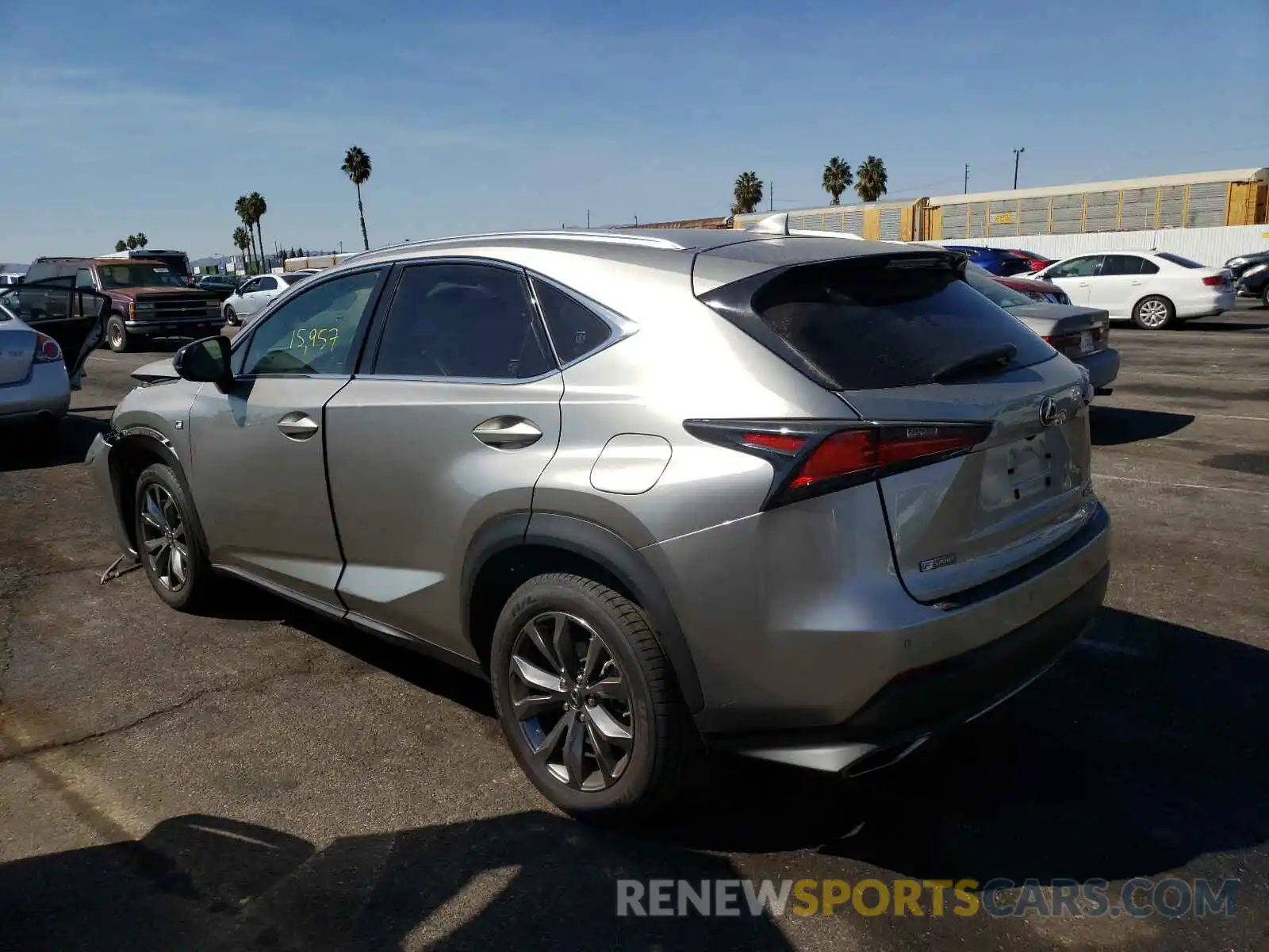 3 Фотография поврежденного автомобиля JTJYARBZXK2119985 LEXUS NX 2019