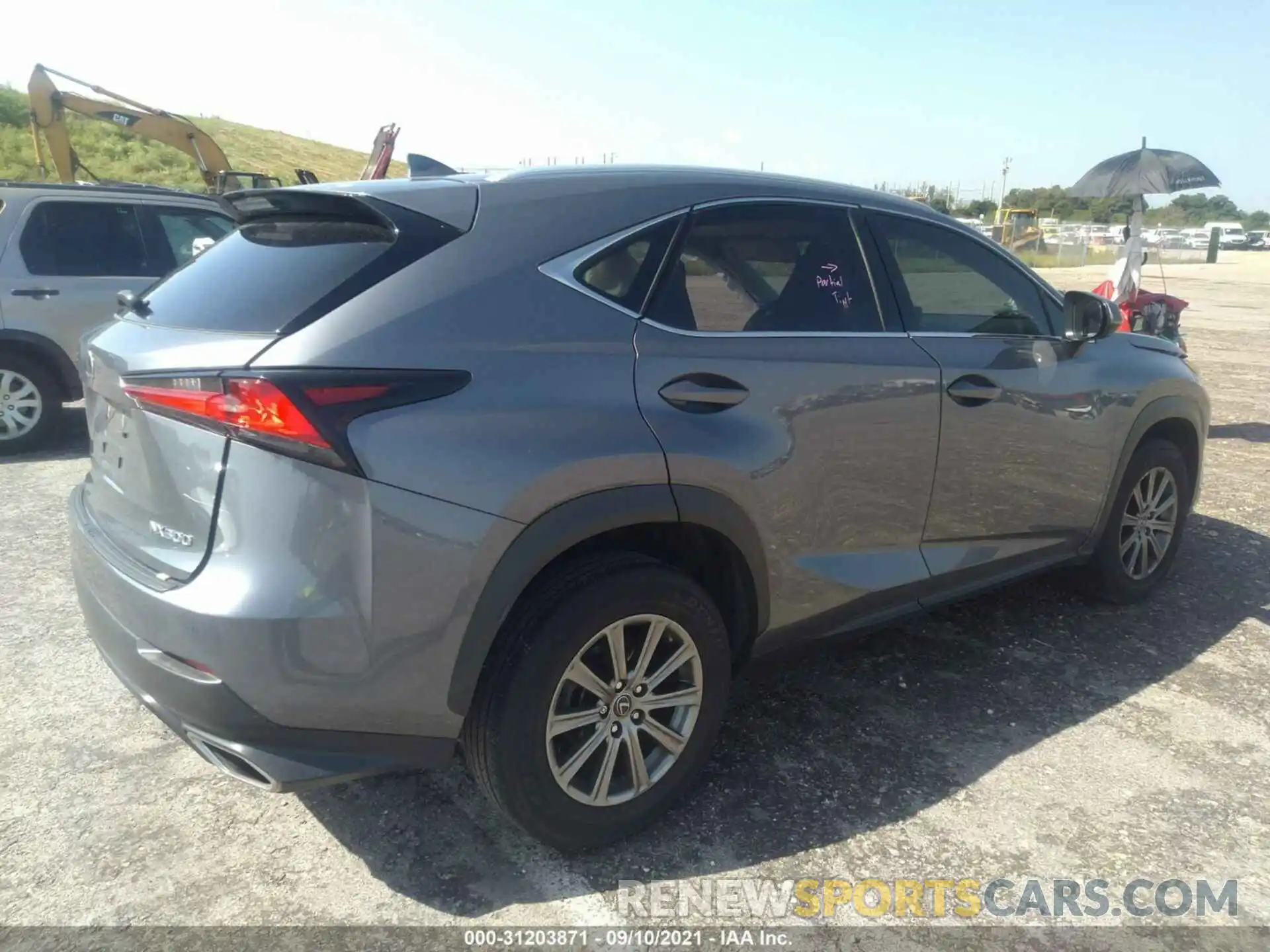 4 Фотография поврежденного автомобиля JTJYARBZXK2145826 LEXUS NX 2019