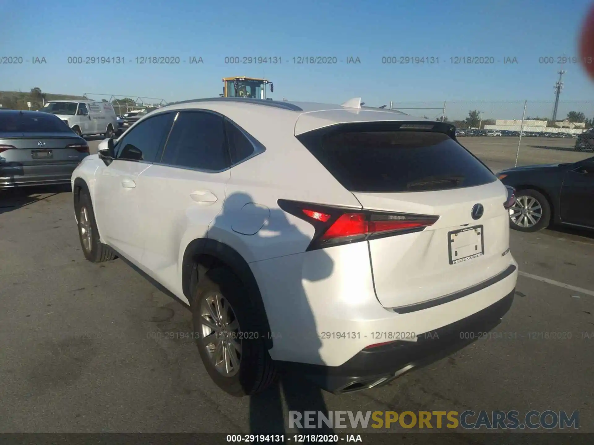 3 Фотография поврежденного автомобиля JTJAARBZ6L5004110 LEXUS NX 2020