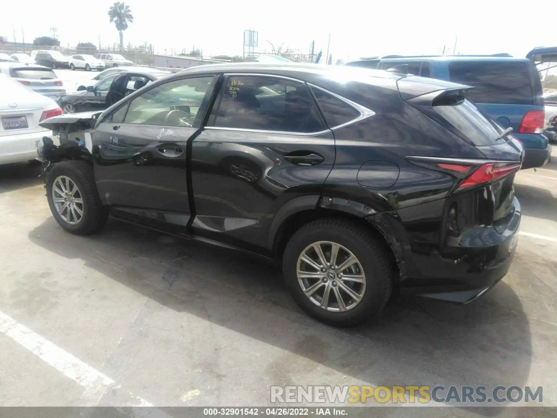 3 Фотография поврежденного автомобиля JTJAARBZ7L2164806 LEXUS NX 2020