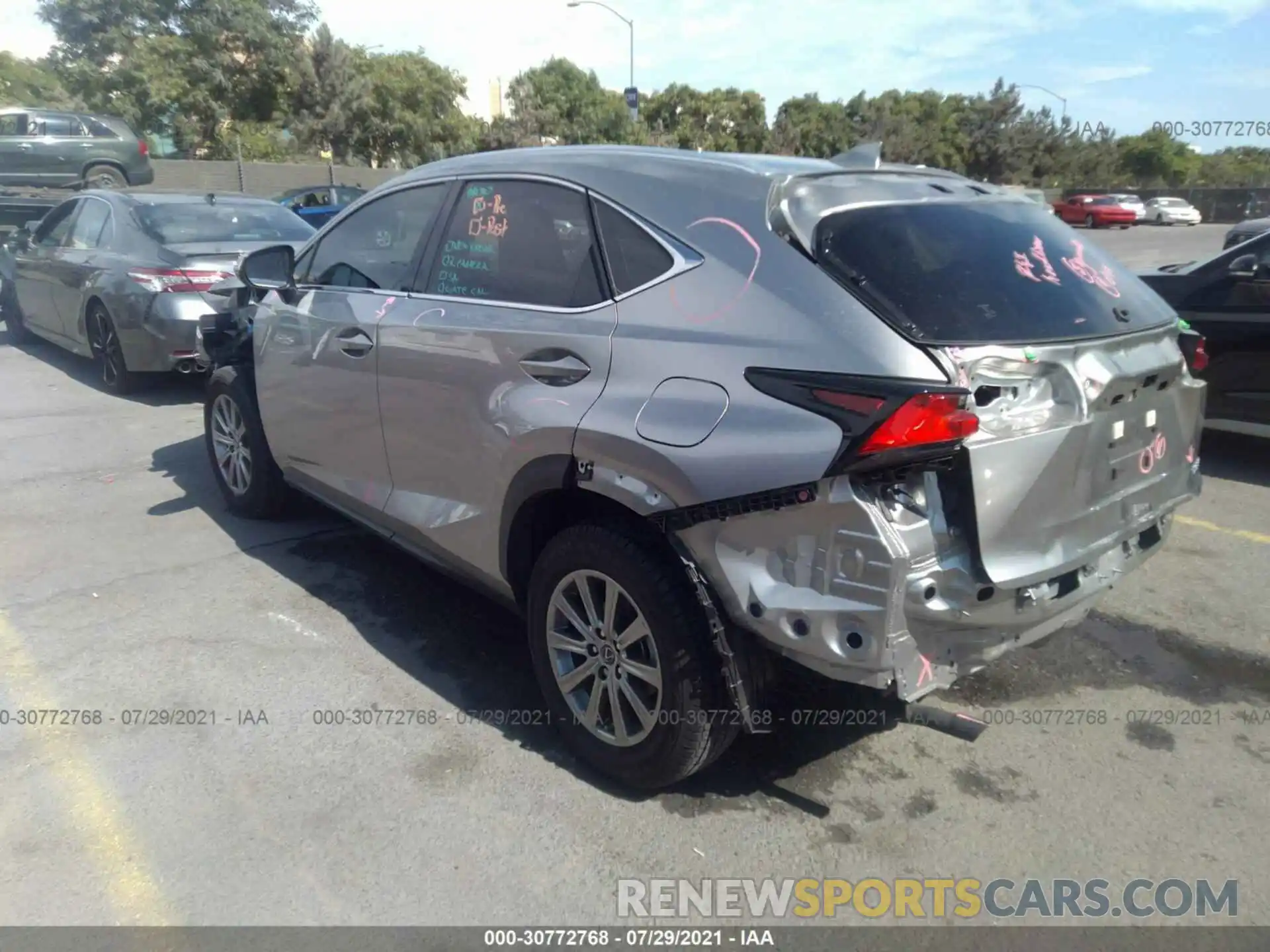 3 Фотография поврежденного автомобиля JTJAARBZ9L5006675 LEXUS NX 2020