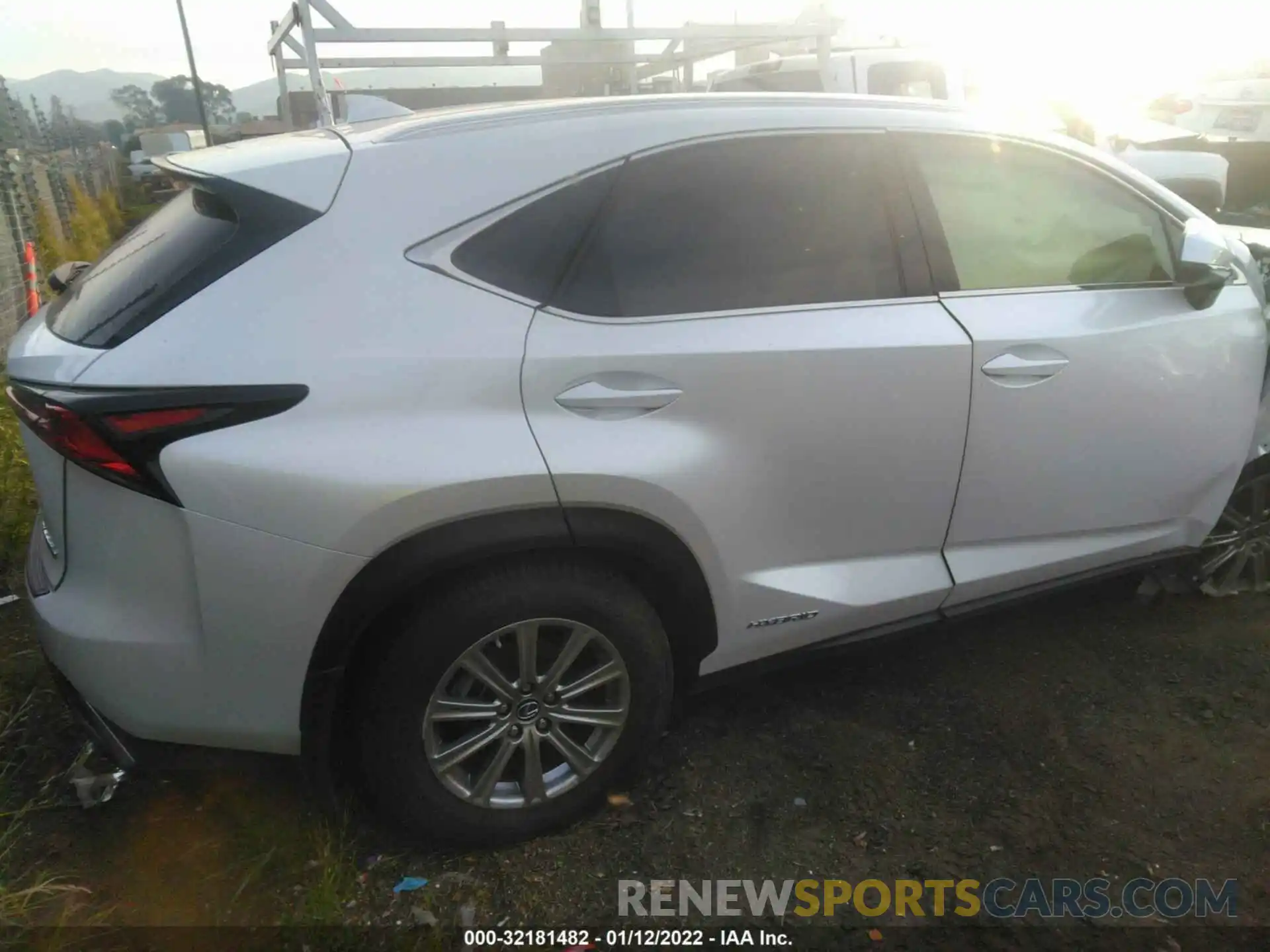 4 Фотография поврежденного автомобиля JTJAJRDZ2L5000424 LEXUS NX 2020