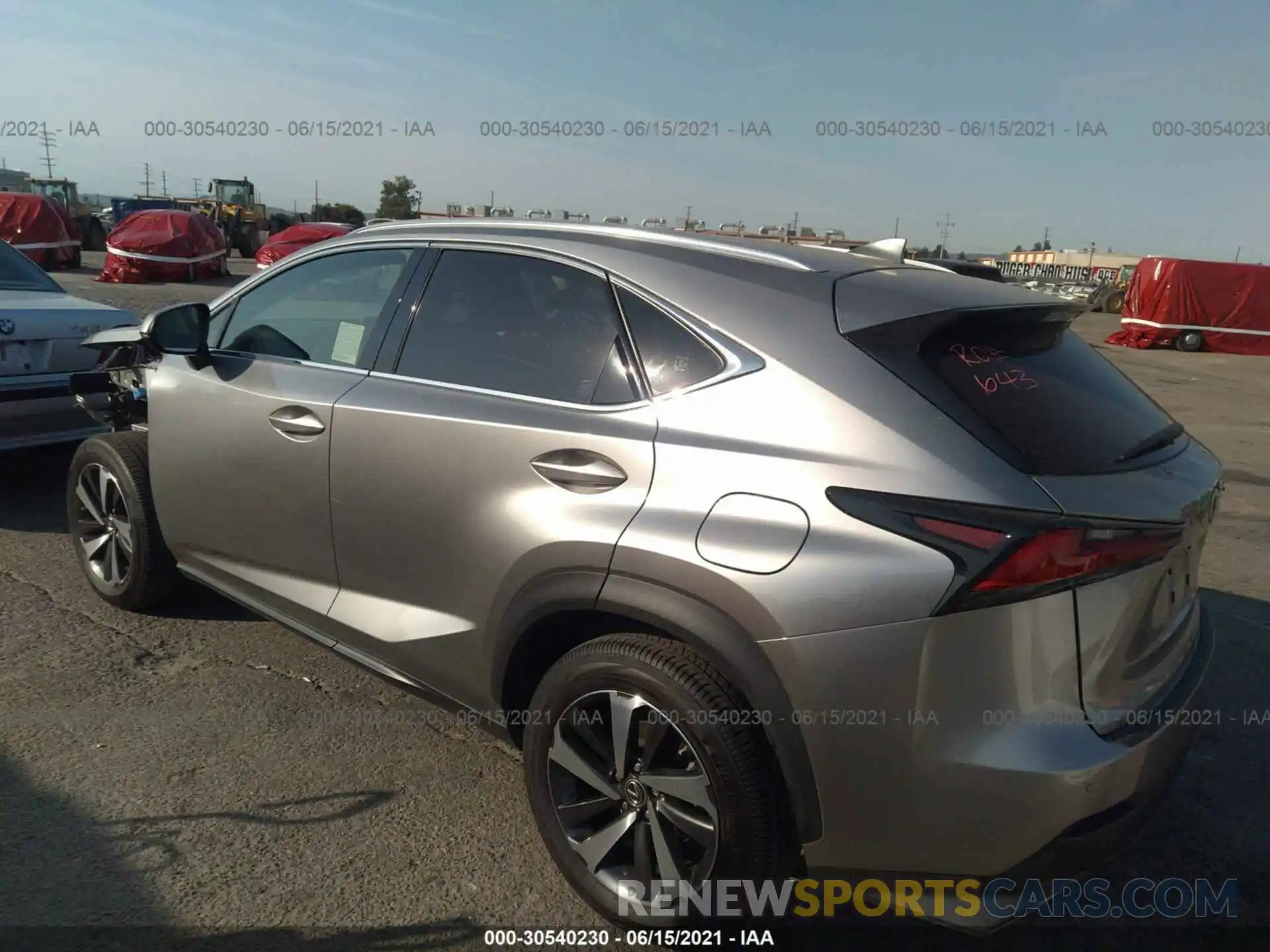 3 Фотография поврежденного автомобиля JTJDARBZ9L2165128 LEXUS NX 2020