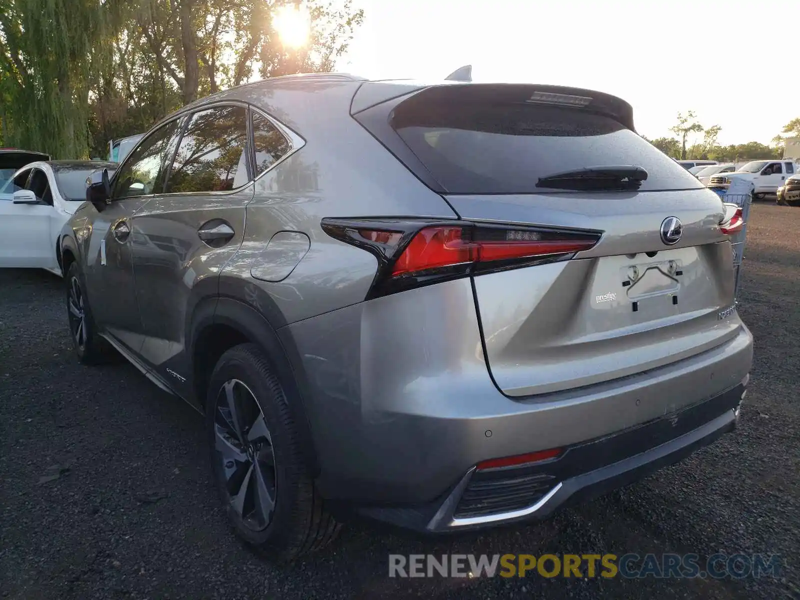 3 Фотография поврежденного автомобиля JTJGJRDZ0L2133923 LEXUS NX 2020