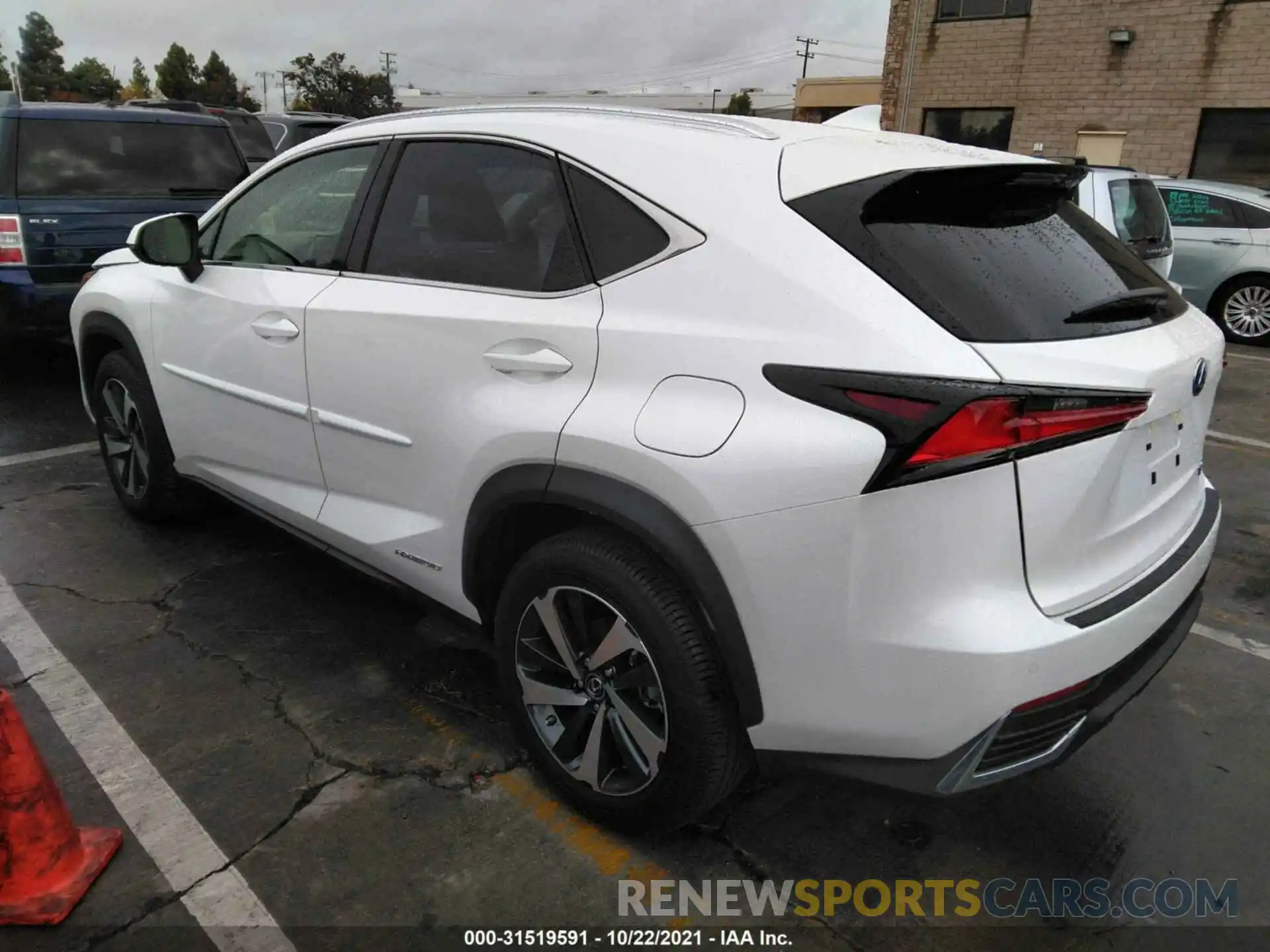 3 Фотография поврежденного автомобиля JTJGJRDZ2L5004371 LEXUS NX 2020