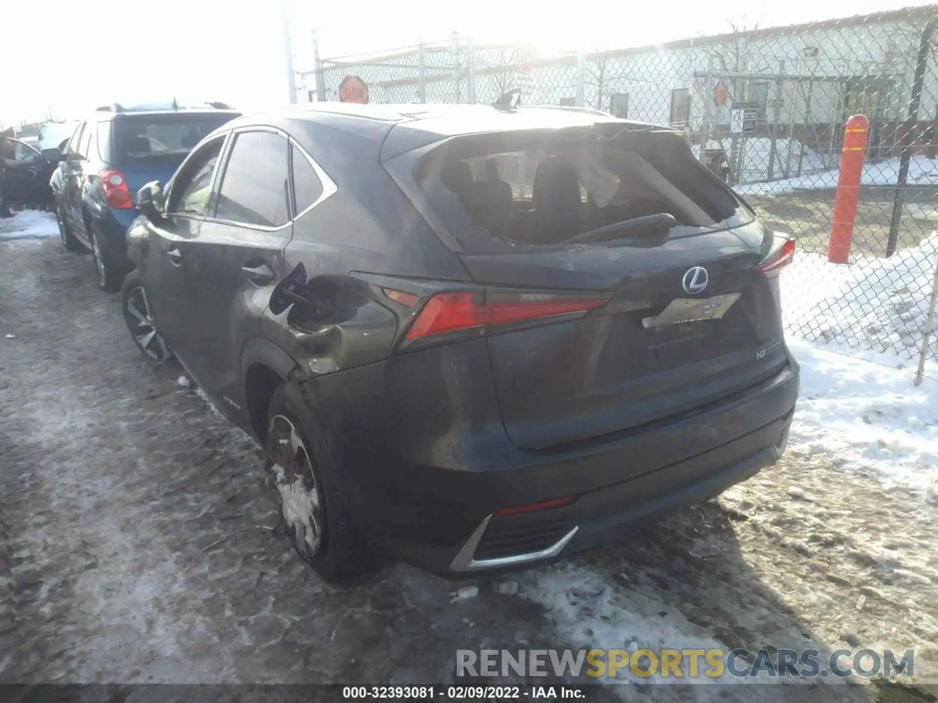 3 Фотография поврежденного автомобиля JTJGJRDZ9L2144130 LEXUS NX 2020