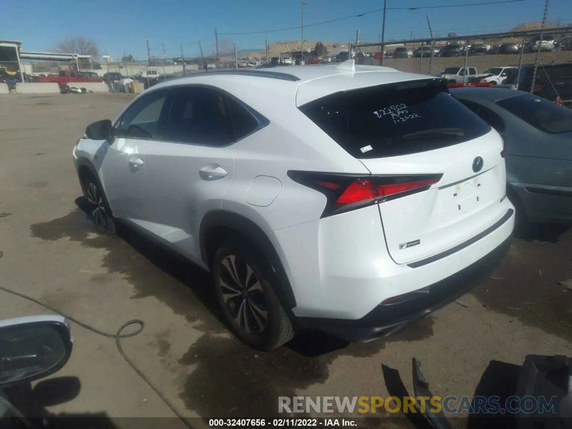 3 Фотография поврежденного автомобиля JTJSARBZ8L5003674 LEXUS NX 2020