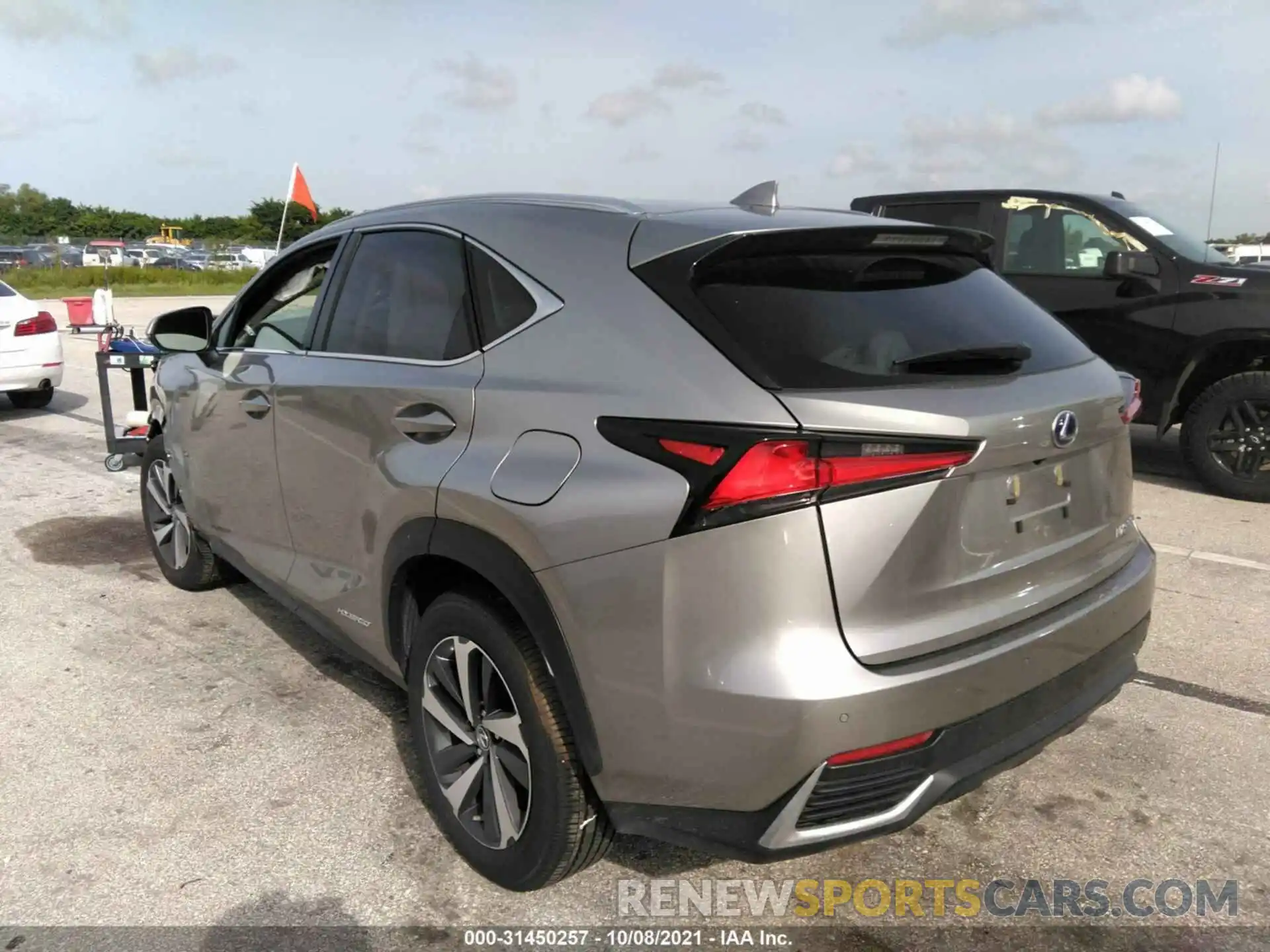 3 Фотография поврежденного автомобиля JTJGJRDZ1M2162171 LEXUS NX 2021