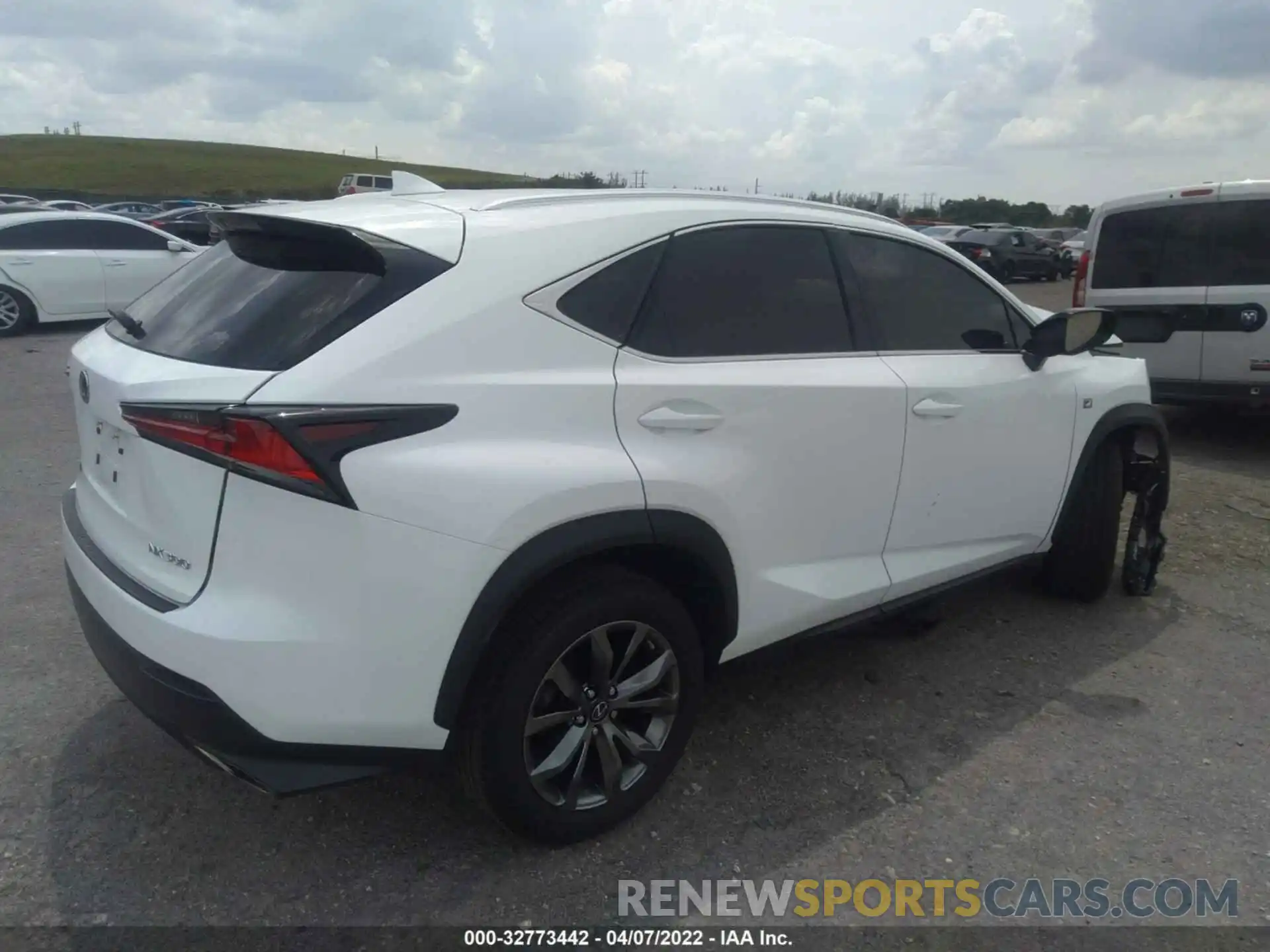 4 Фотография поврежденного автомобиля JTJSARBZ4M2200263 LEXUS NX 2021