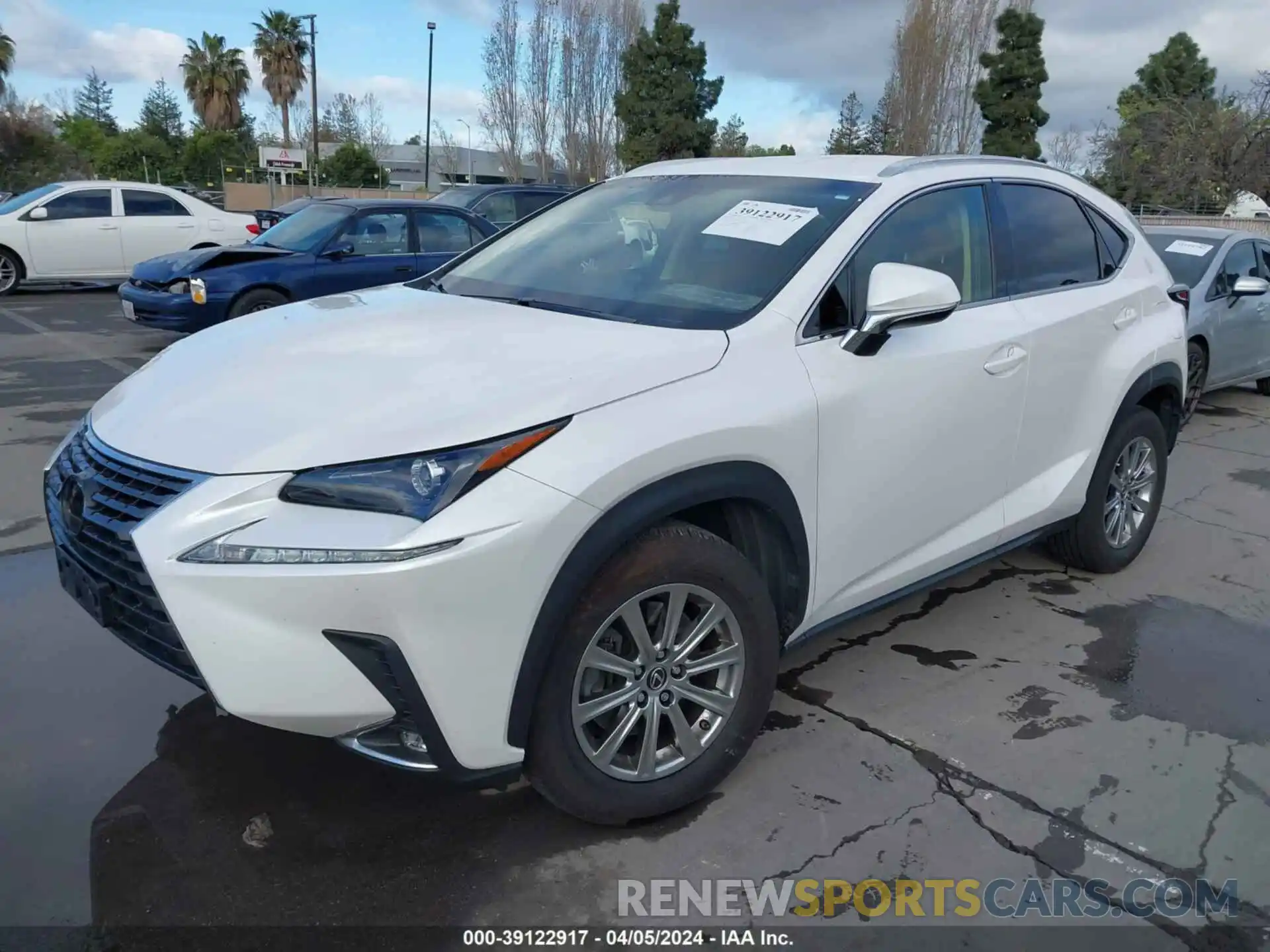 2 Фотография поврежденного автомобиля JTJBARBZ4K2195210 LEXUS NX 300 2019