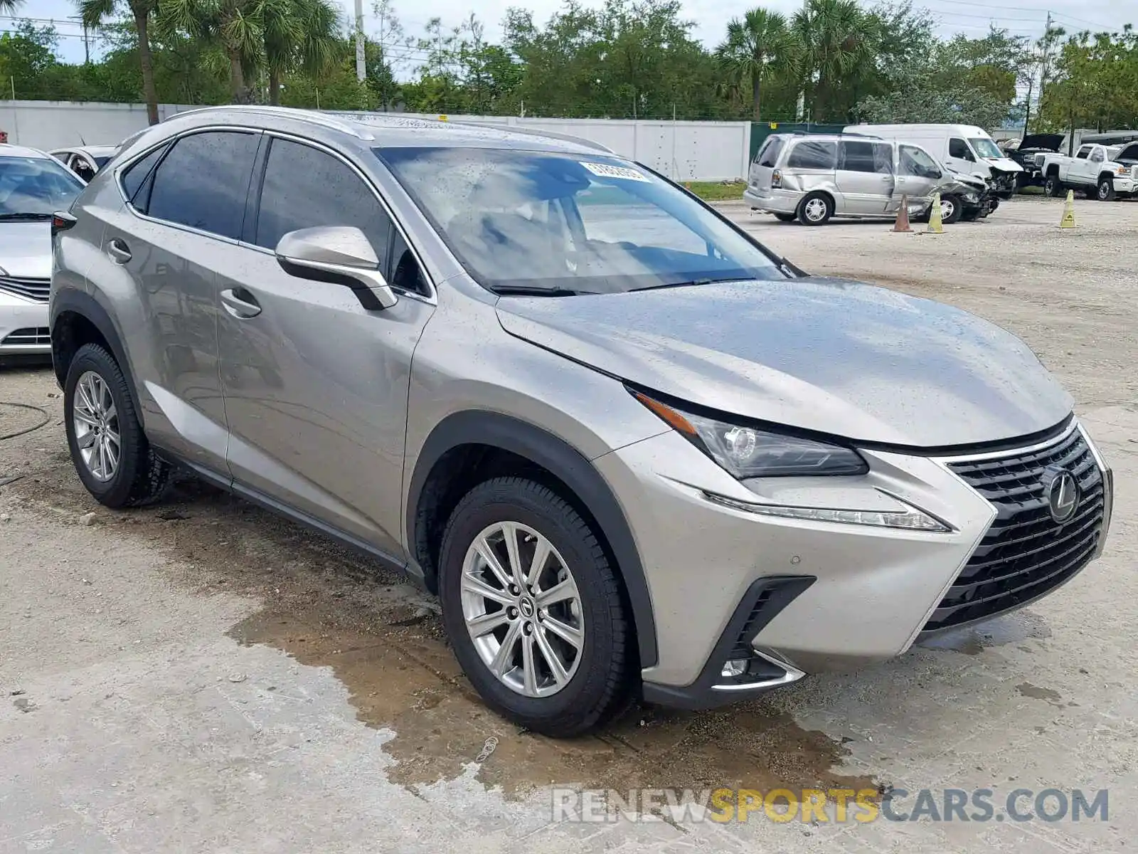 1 Фотография поврежденного автомобиля JTJYARBZ2K2117115 LEXUS NX 300 2019