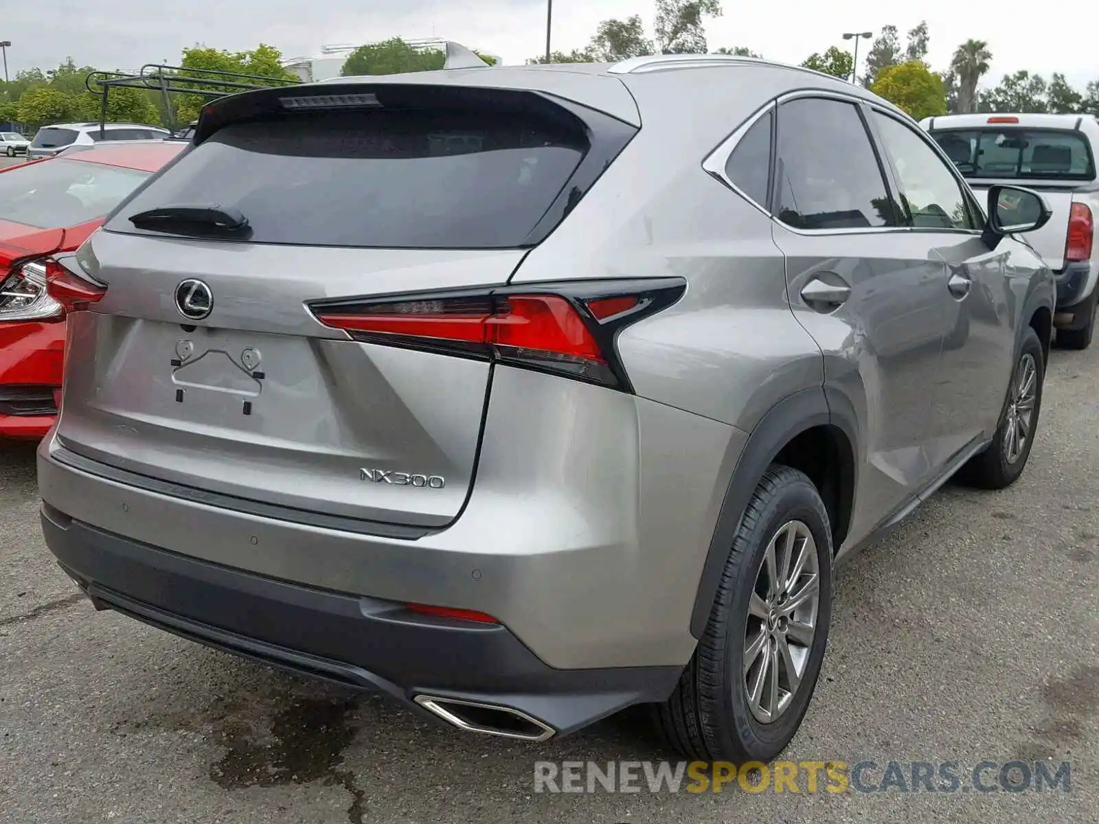 4 Фотография поврежденного автомобиля JTJYARBZXK2138892 LEXUS NX 300 2019