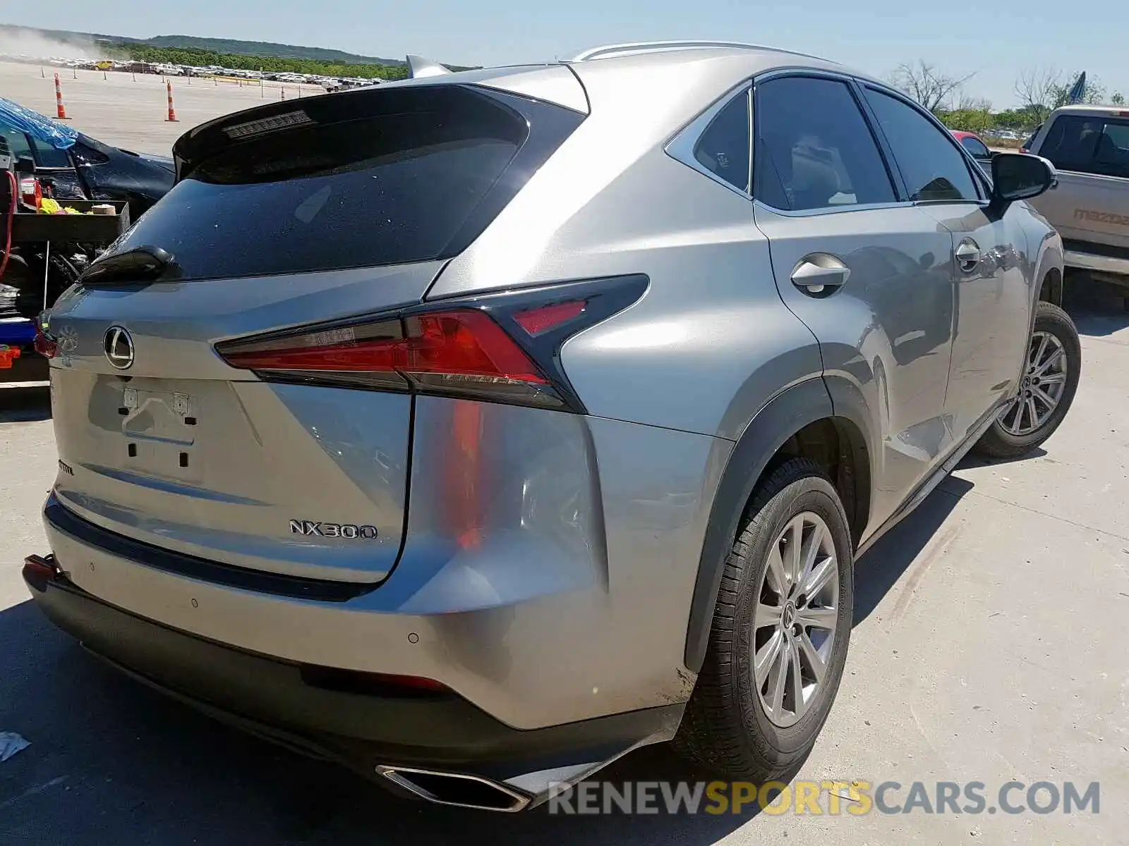 4 Фотография поврежденного автомобиля JTJDARBZ0L5004472 LEXUS NX 300 2020