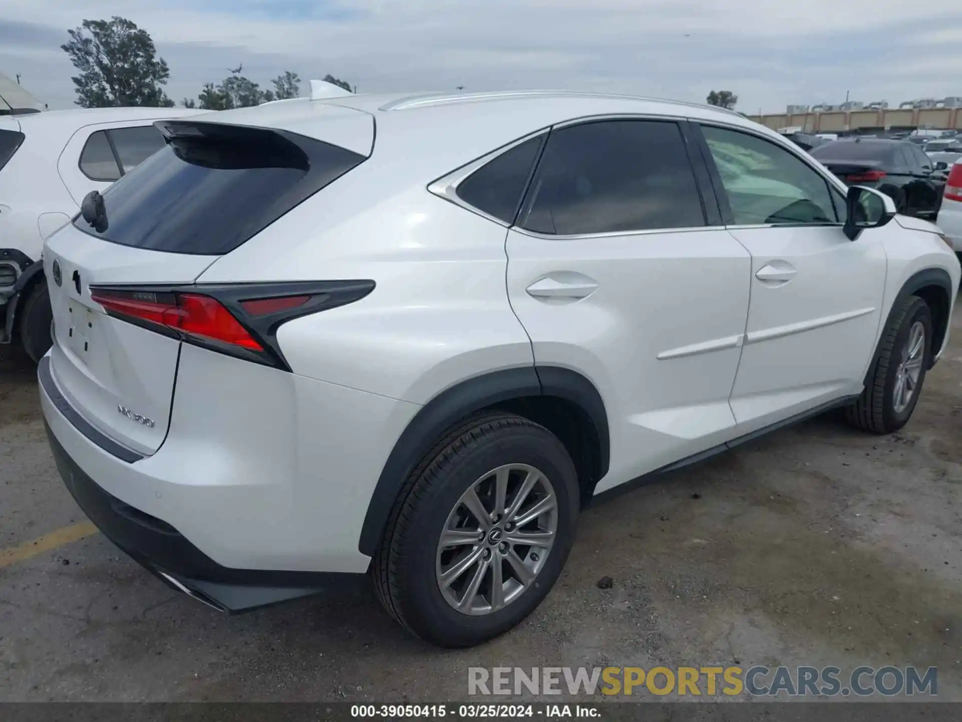 4 Фотография поврежденного автомобиля JTJDARBZ8L5001044 LEXUS NX 300 2020