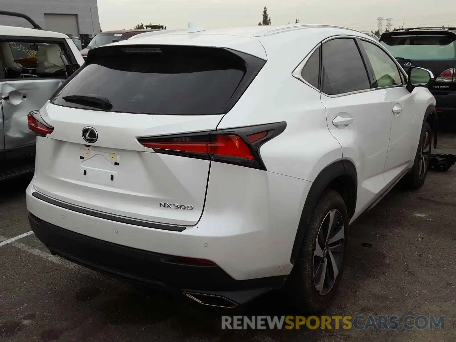 4 Фотография поврежденного автомобиля JTJDARBZ9L5008388 LEXUS NX 300 2020