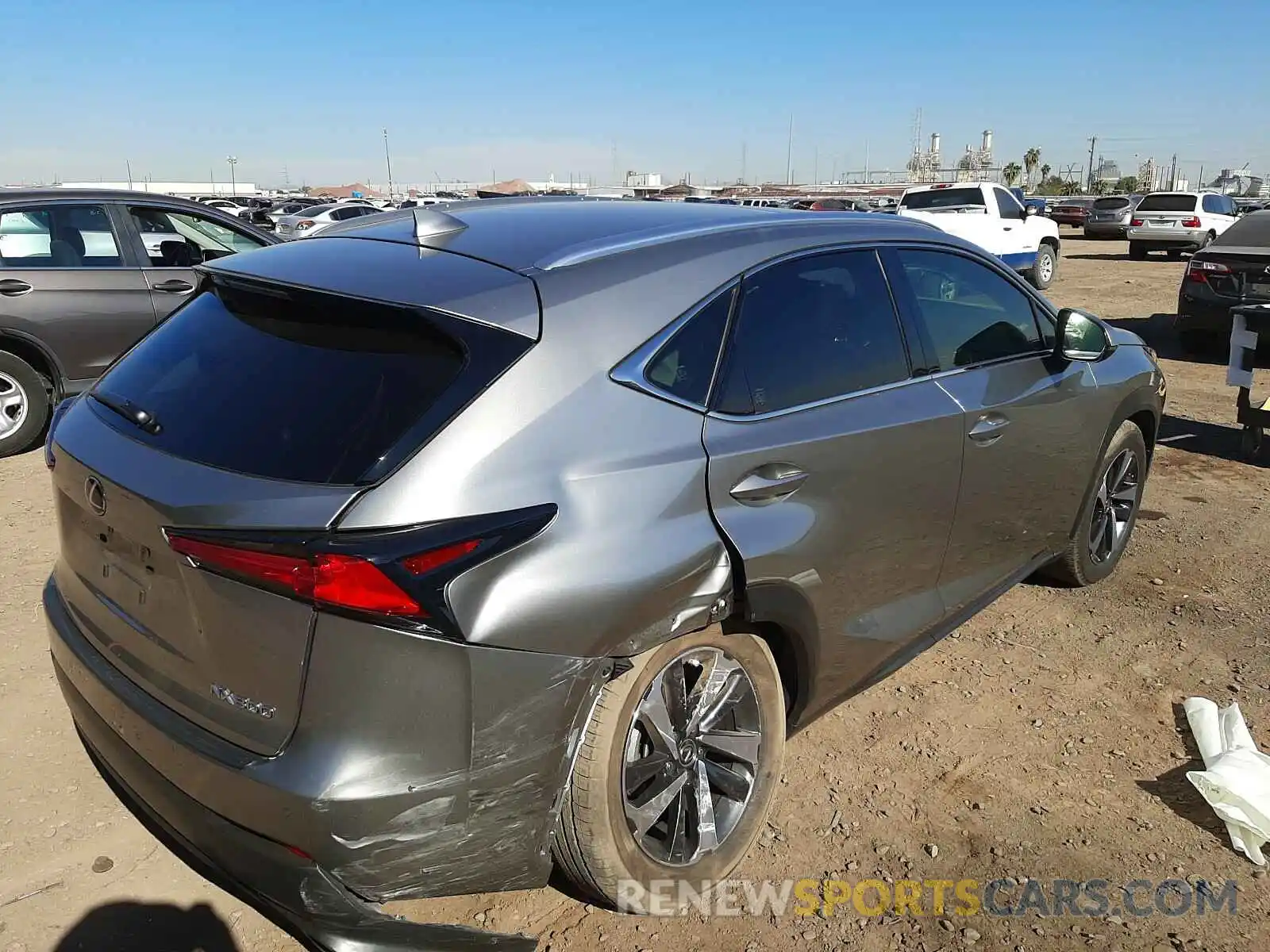 4 Фотография поврежденного автомобиля JTJGARBZ0L2158565 LEXUS NX 300 2020