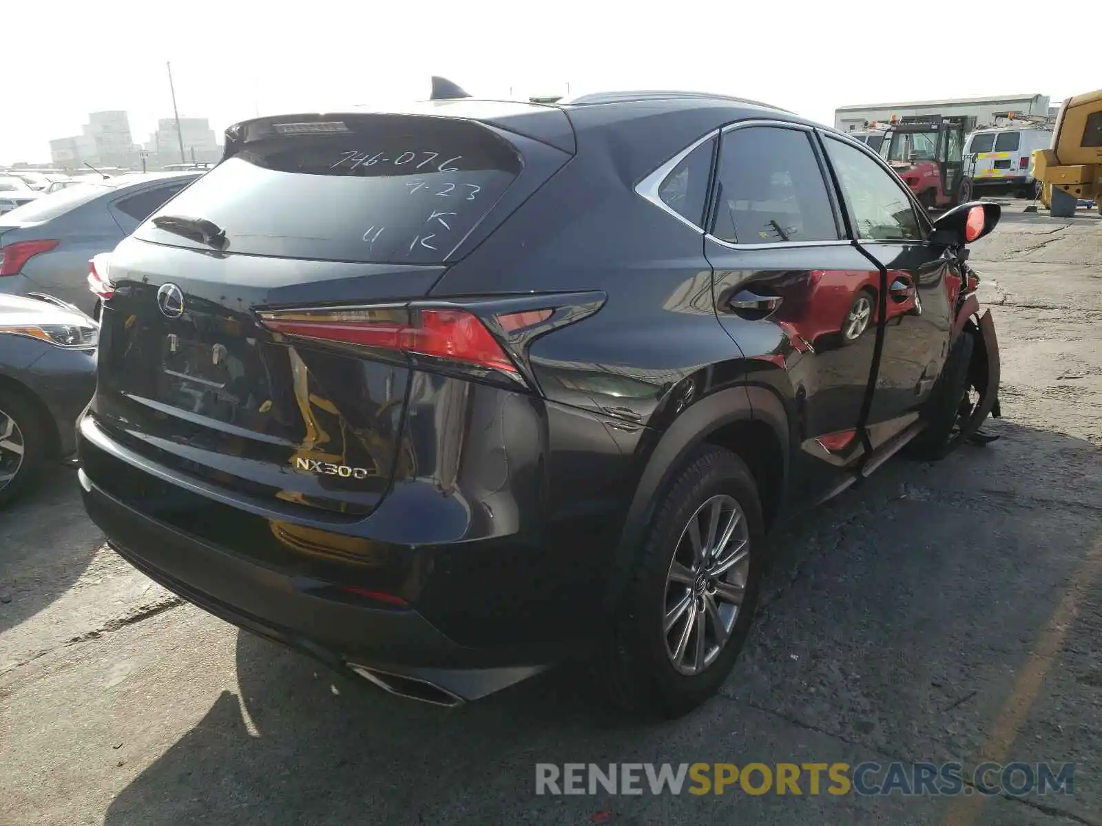 4 Фотография поврежденного автомобиля JTJYARBZ2K2117213 LEXUS NX 300 BAS 2019