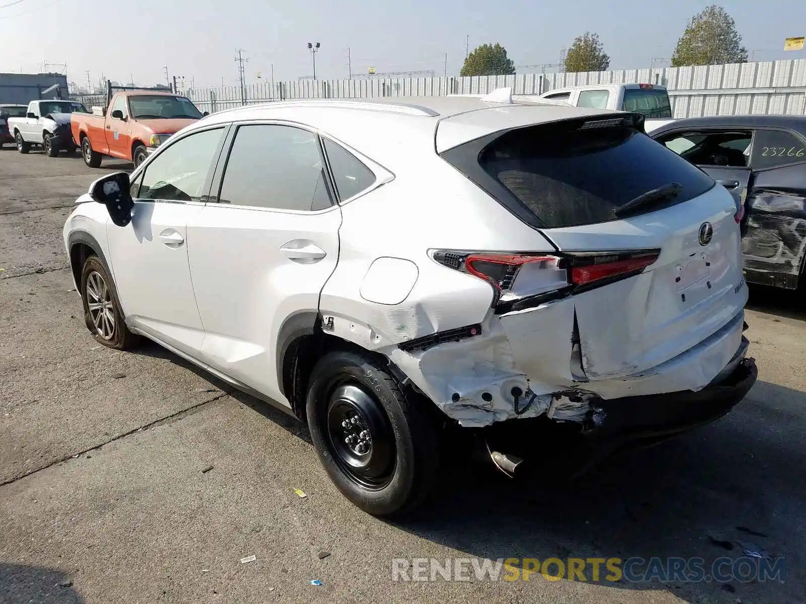 3 Фотография поврежденного автомобиля JTJYARBZXK2123177 LEXUS NX 300 BAS 2019