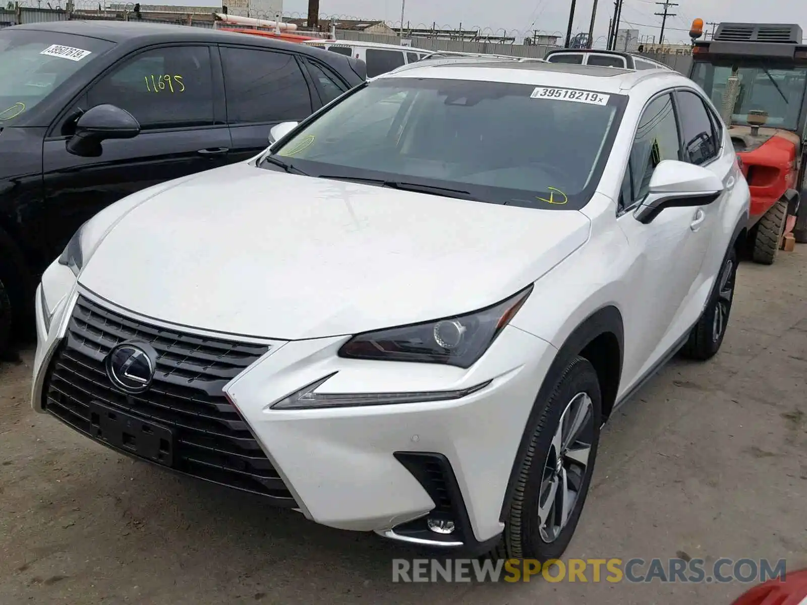 2 Фотография поврежденного автомобиля JTJBJRBZ5K2100699 LEXUS NX 300H 2019