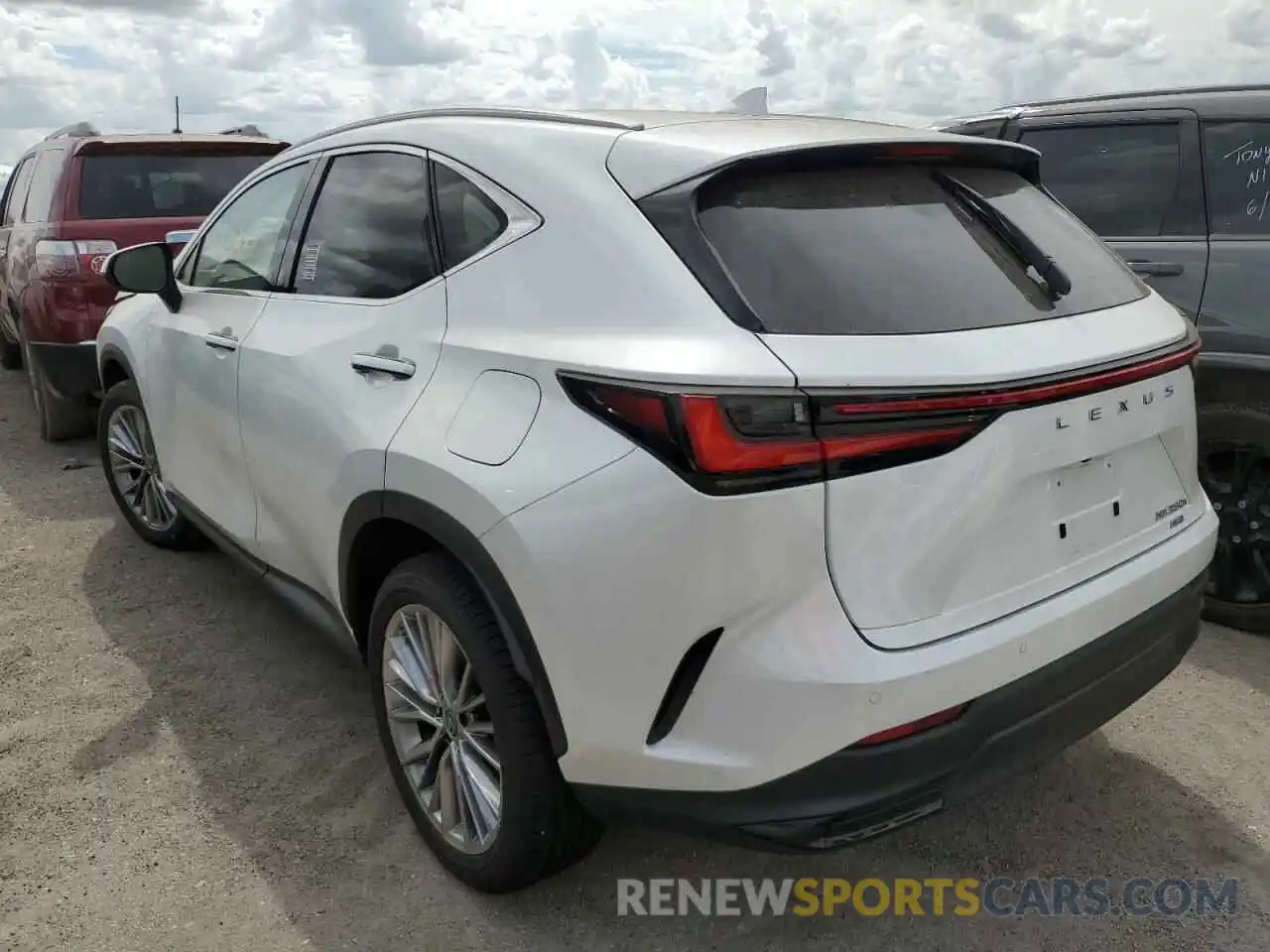 3 Фотография поврежденного автомобиля JTJGKCEZ0N5000895 LEXUS NX 350H 2022