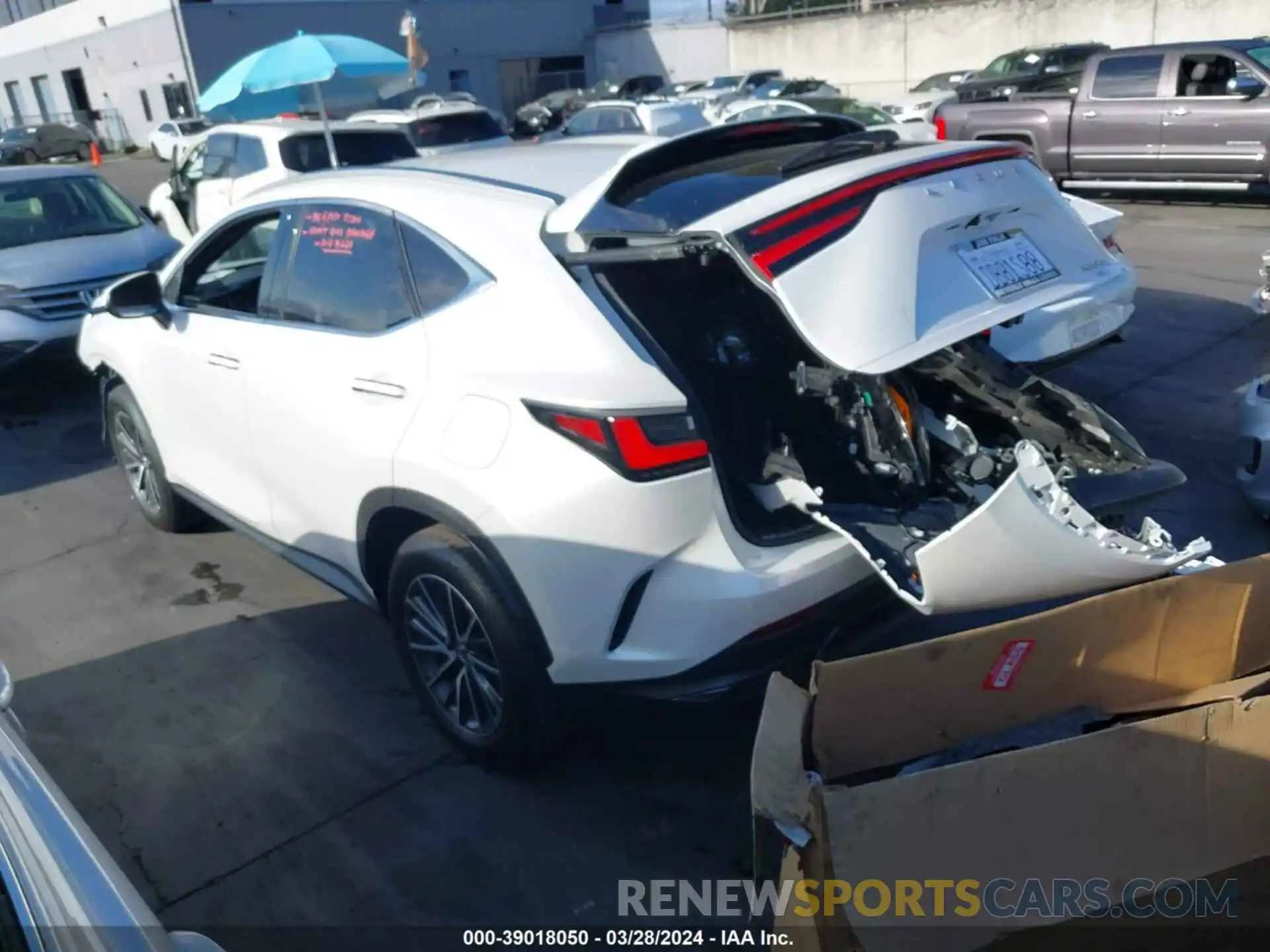 3 Фотография поврежденного автомобиля JTJGKCEZ4R5020072 LEXUS NX 350H 2024