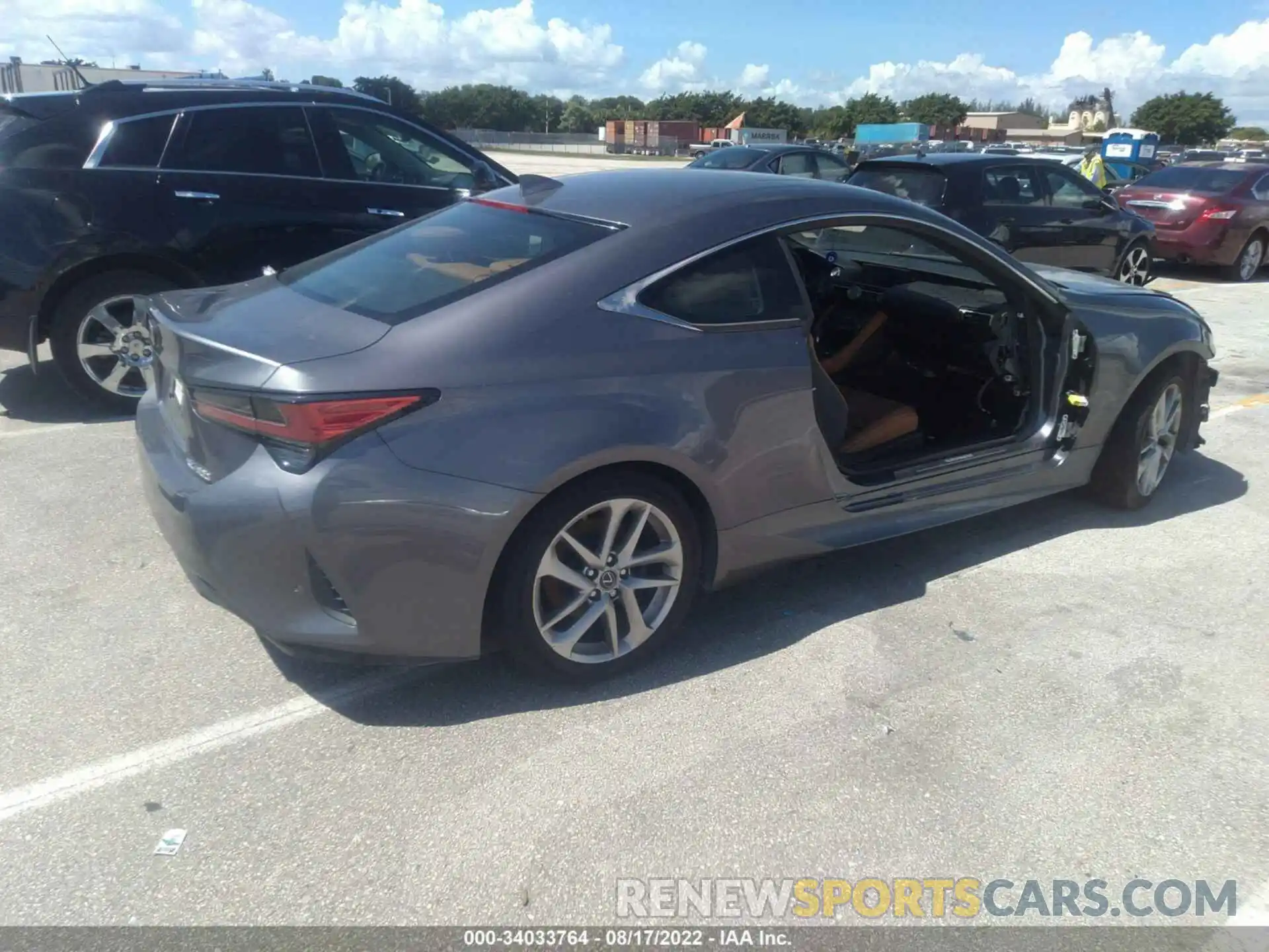 4 Photograph of a damaged car JTHHA5BC2K5009906 LEXUS RC 2019