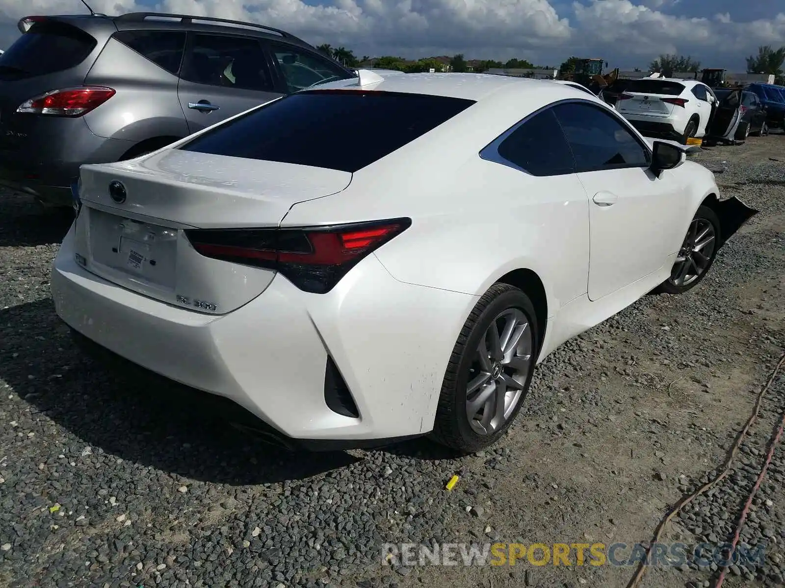 4 Фотография поврежденного автомобиля JTHAA5BCXL5010689 LEXUS RC 300 BAS 2020