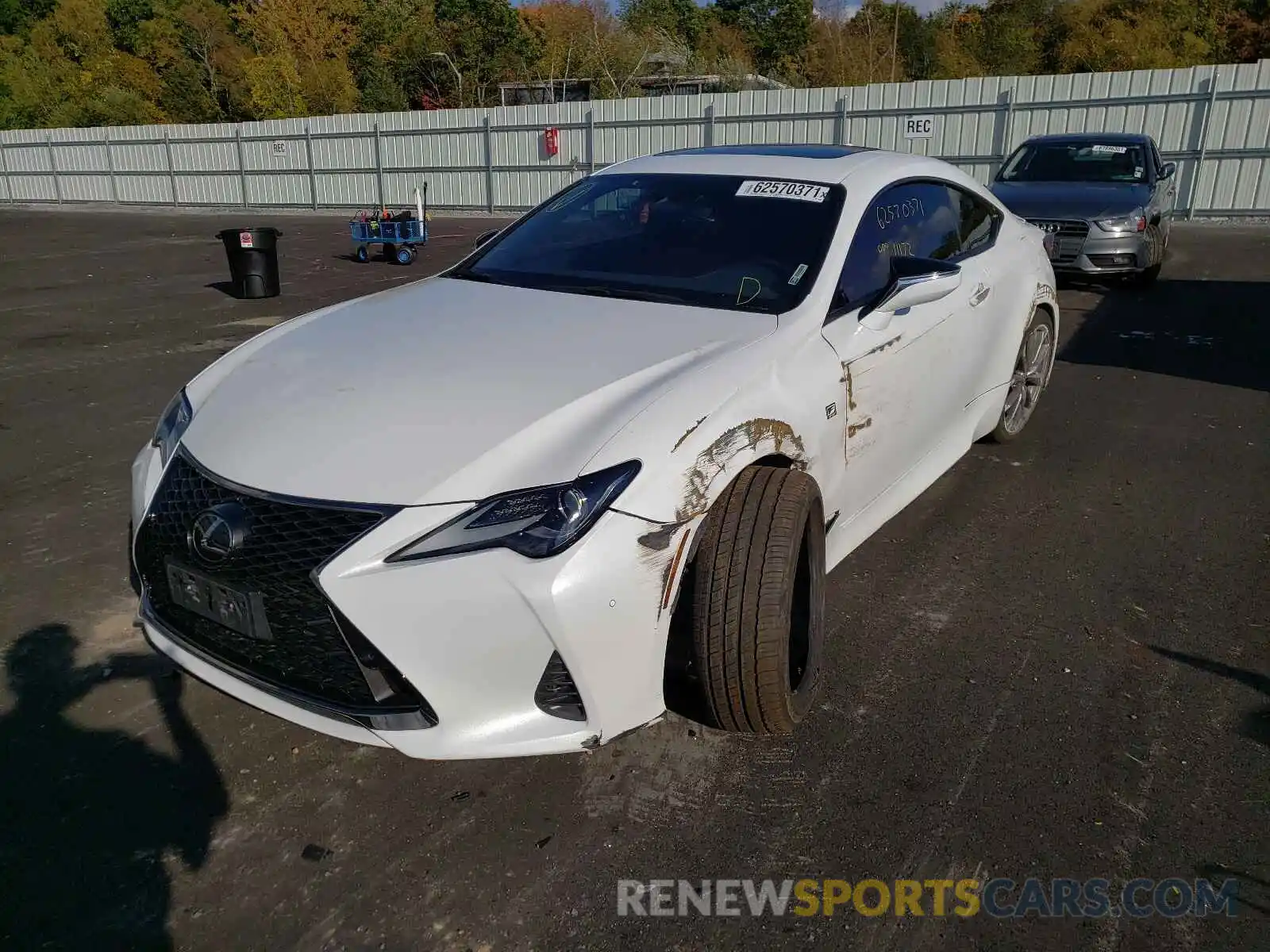 2 Фотография поврежденного автомобиля JTHG85EC1L5005656 LEXUS RC350 2020