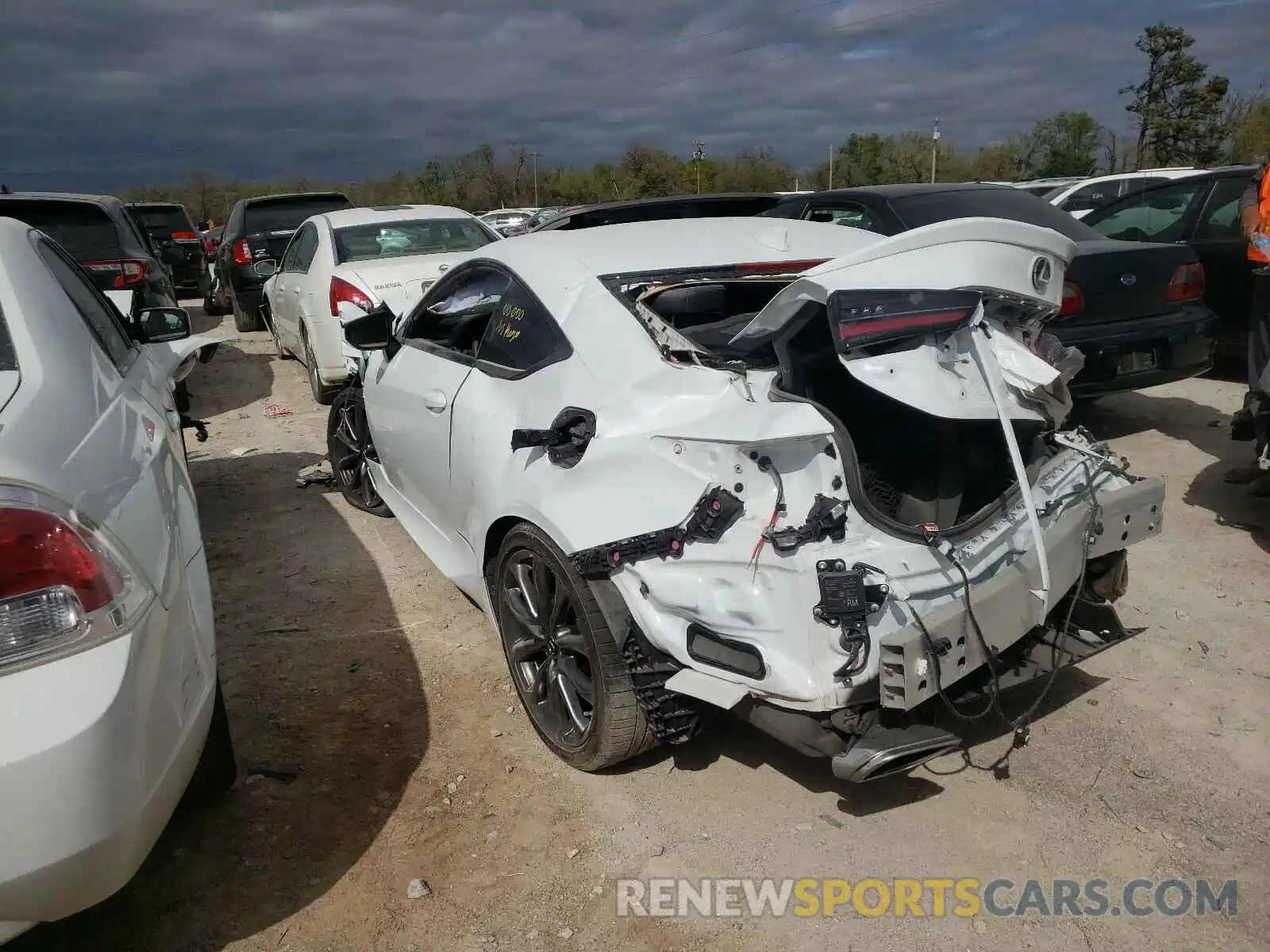 3 Фотография поврежденного автомобиля JTHGZ5BC5L5021943 LEXUS RC350 2020