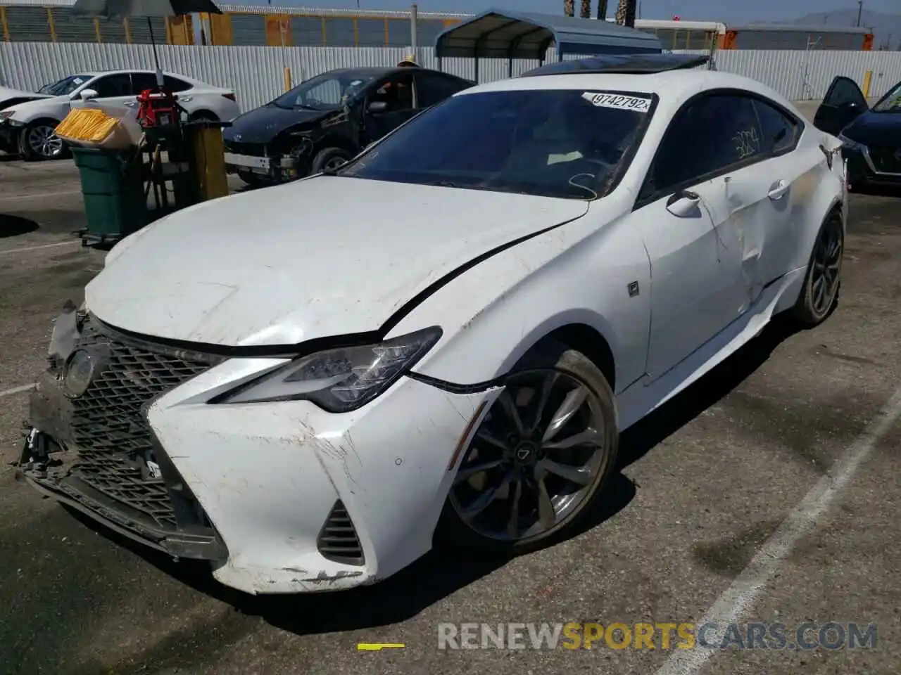 2 Фотография поврежденного автомобиля JTHGZ5BC9L5021976 LEXUS RC350 2020