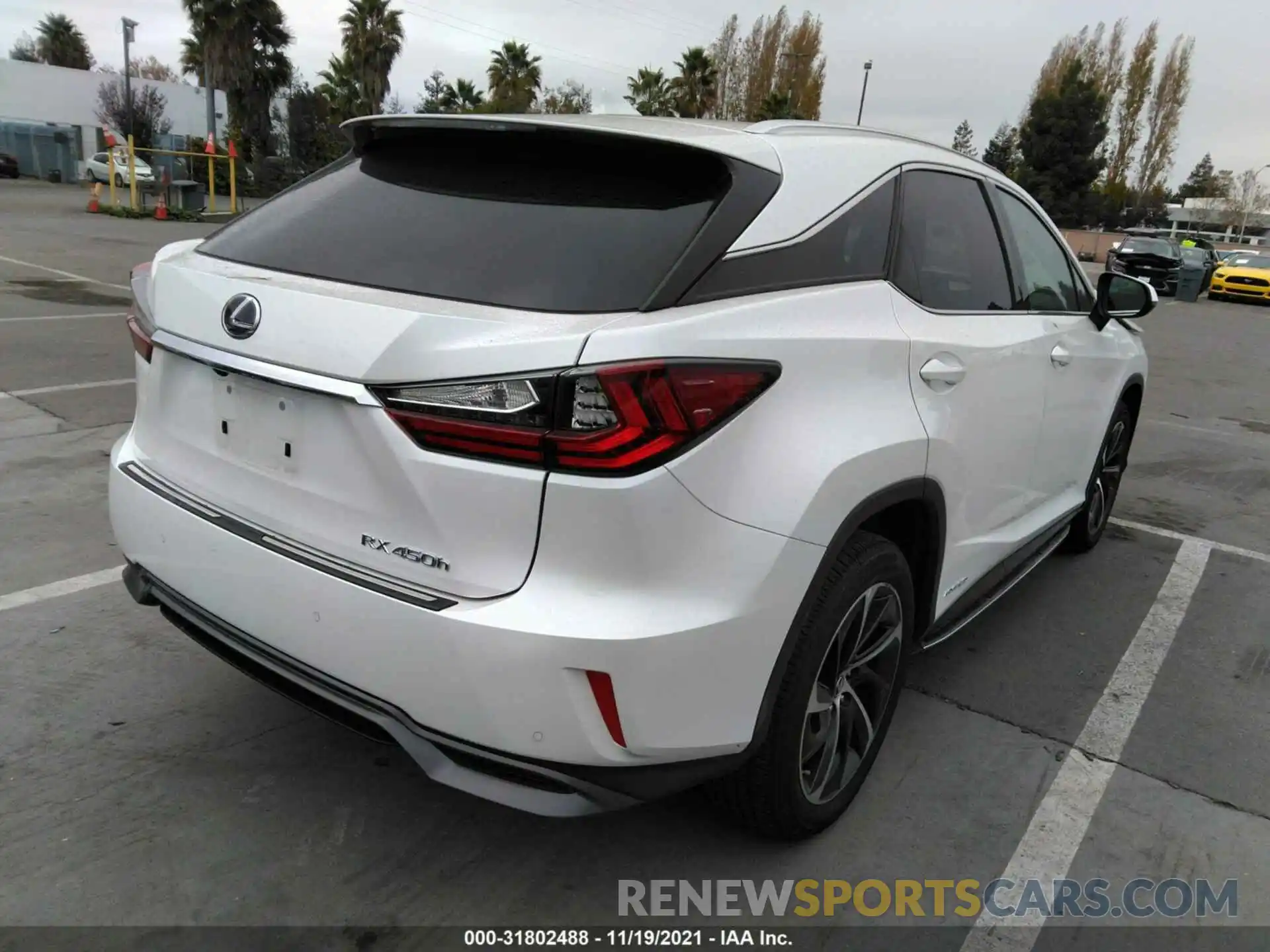 4 Photograph of a damaged car 2T2BGMCA1KC036042 LEXUS RX 2019