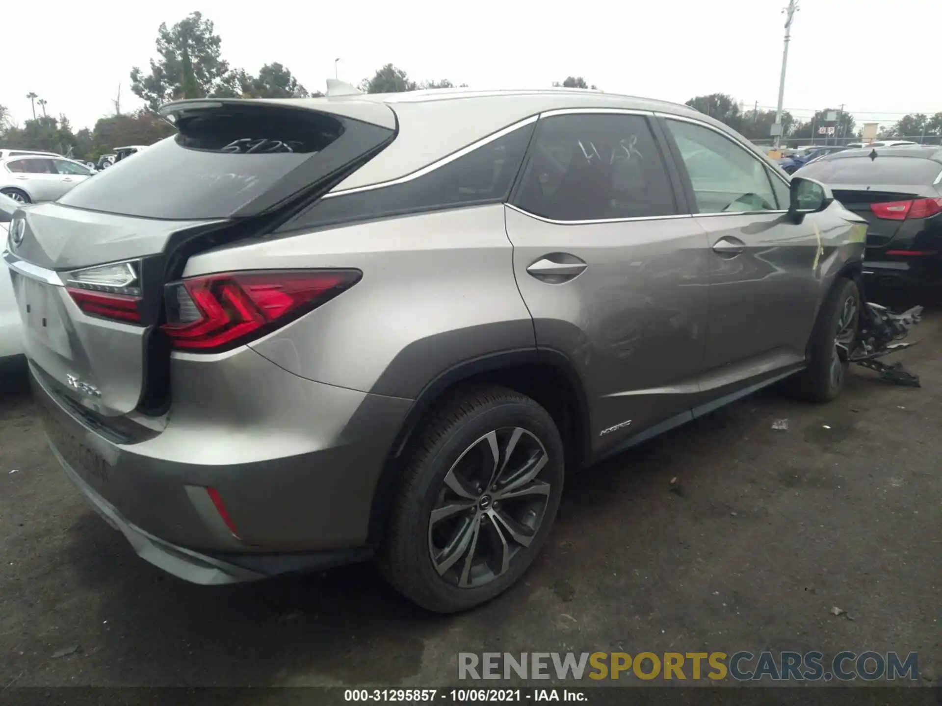 4 Photograph of a damaged car 2T2BGMCA5KC036951 LEXUS RX 2019