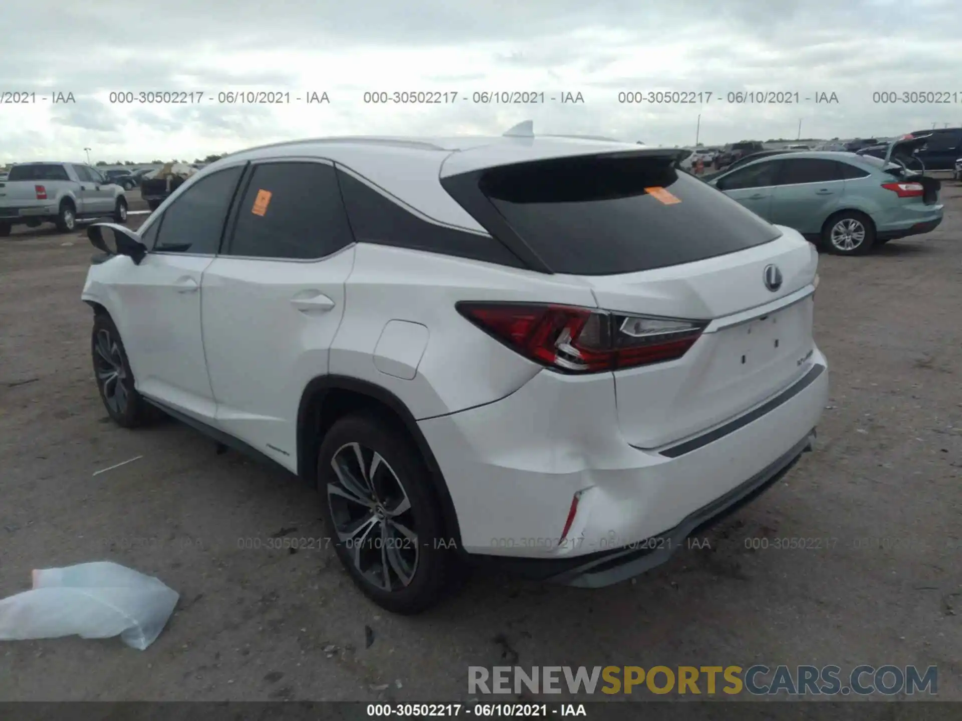 3 Photograph of a damaged car 2T2BGMCA8KC039147 LEXUS RX 2019