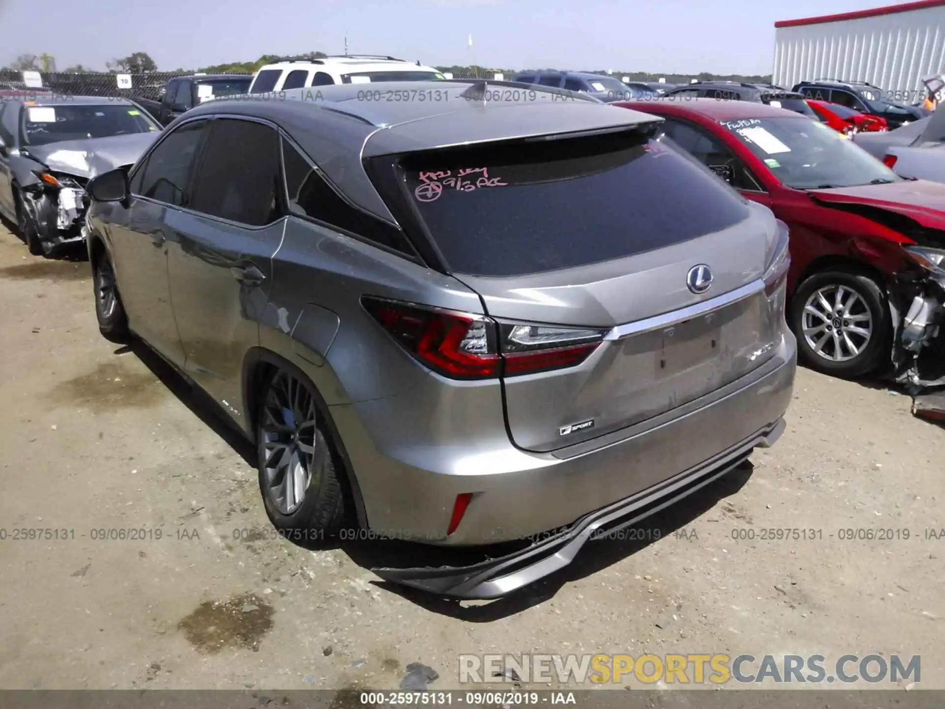 3 Фотография поврежденного автомобиля 2T2BGMCA9KC037830 LEXUS RX 2019