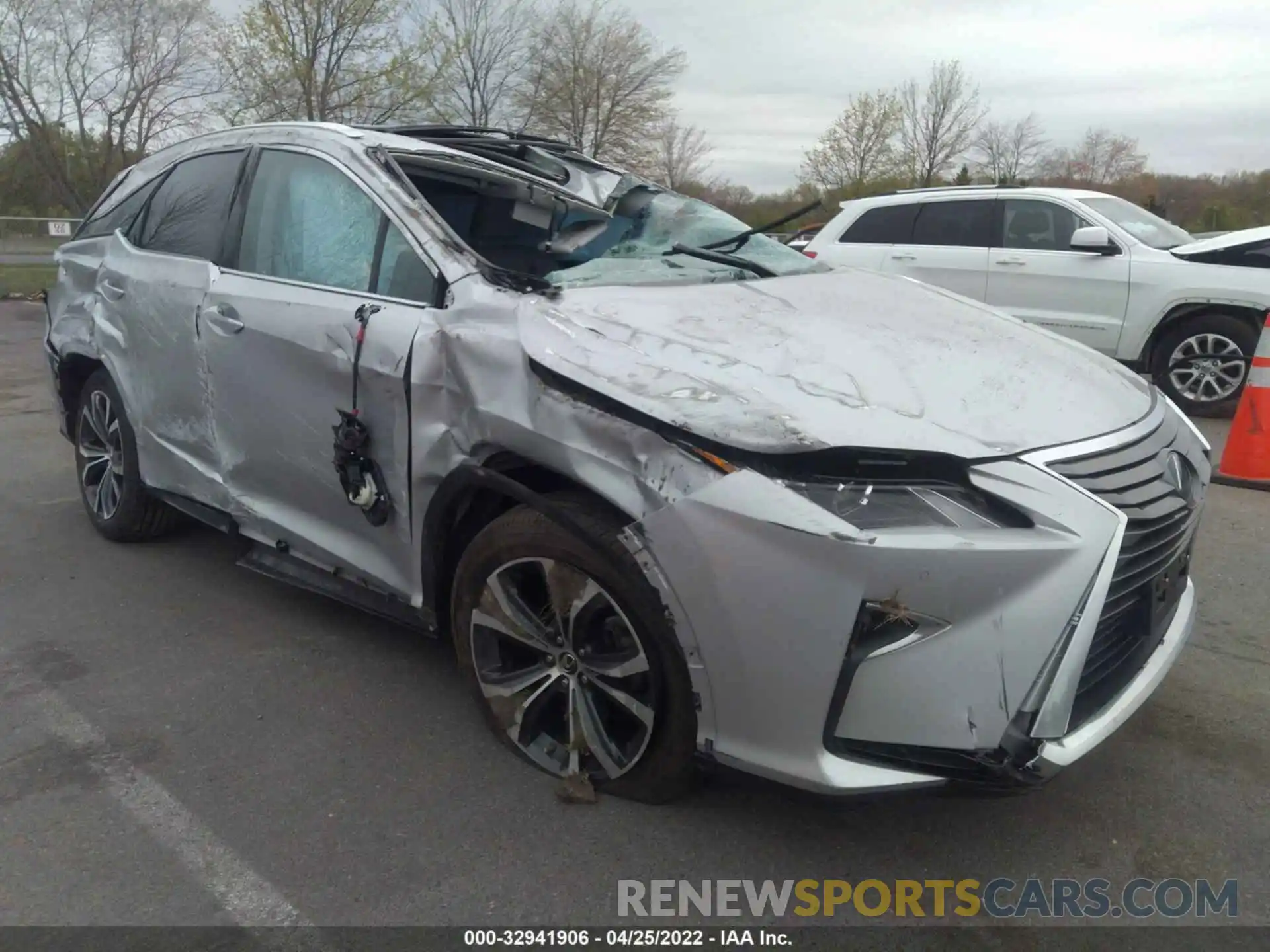 1 Photograph of a damaged car 2T2BZMCA2KC182945 LEXUS RX 2019