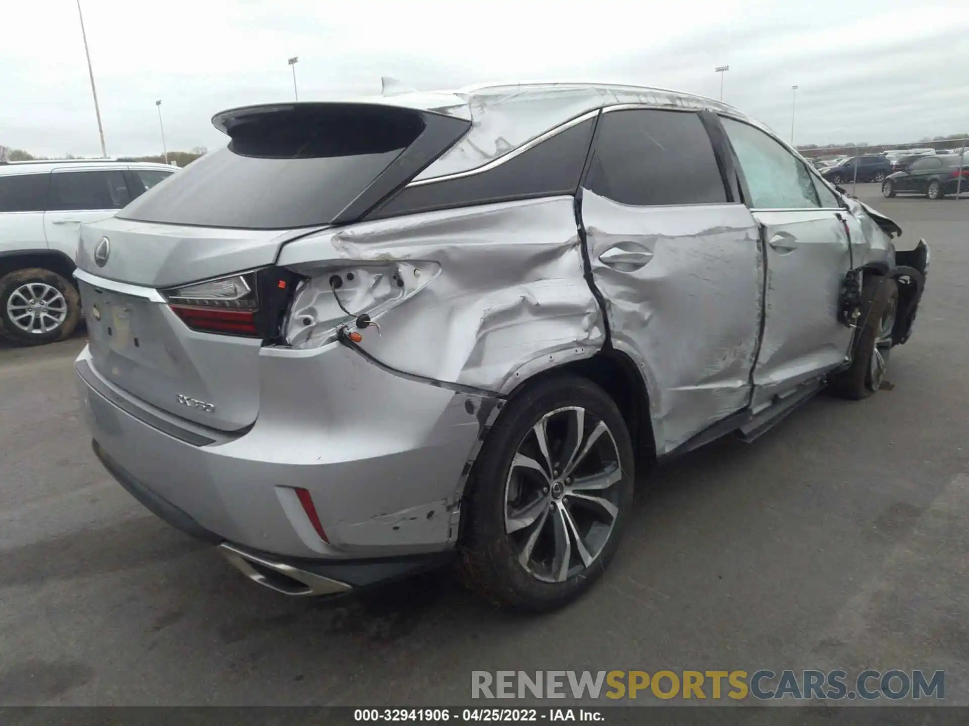 4 Photograph of a damaged car 2T2BZMCA2KC182945 LEXUS RX 2019