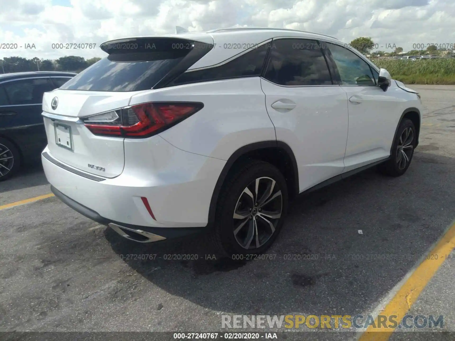 4 Photograph of a damaged car 2T2ZZMCA1KC132035 LEXUS RX 2019