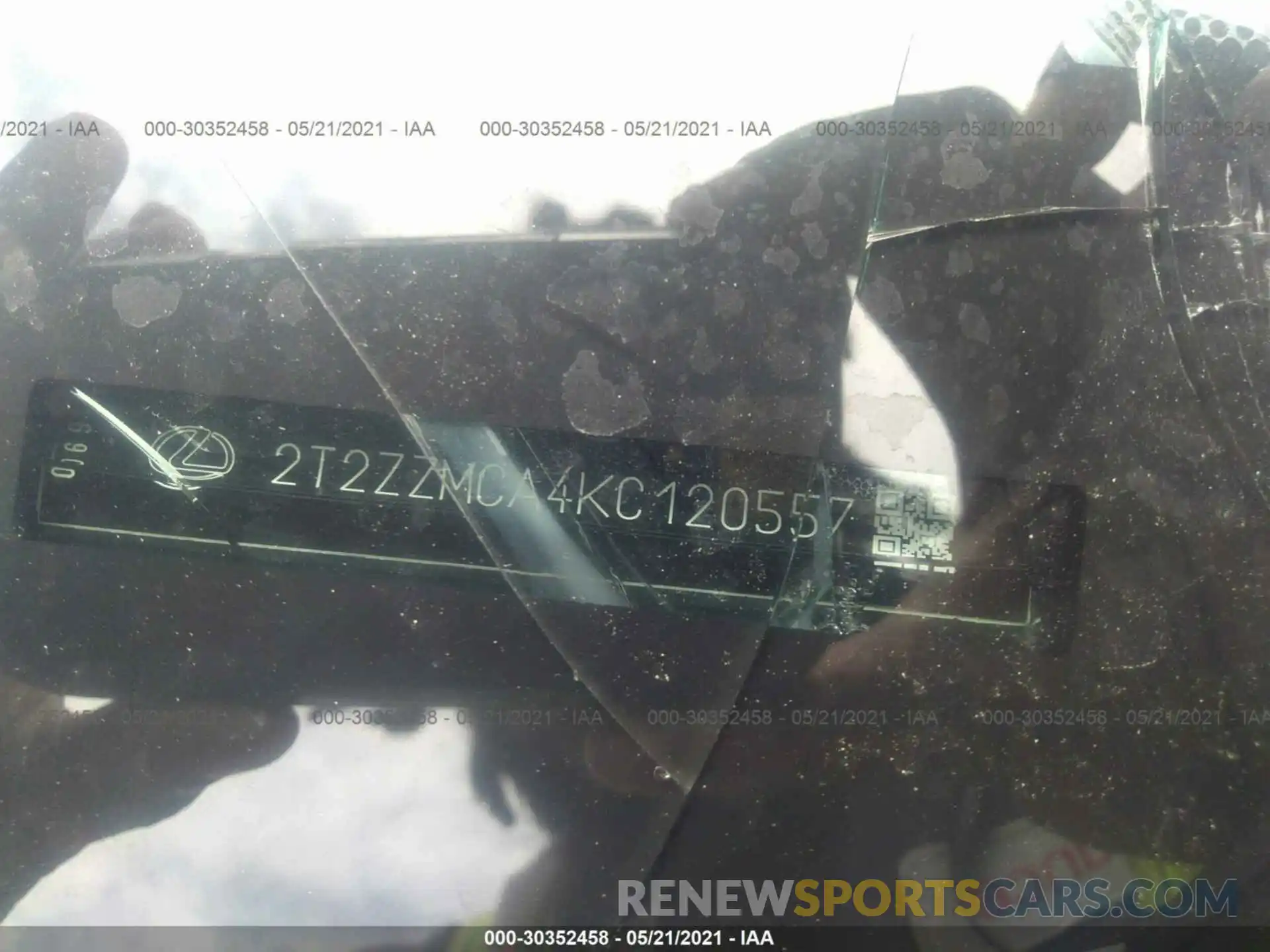 9 Photograph of a damaged car 2T2ZZMCA4KC120557 LEXUS RX 2019