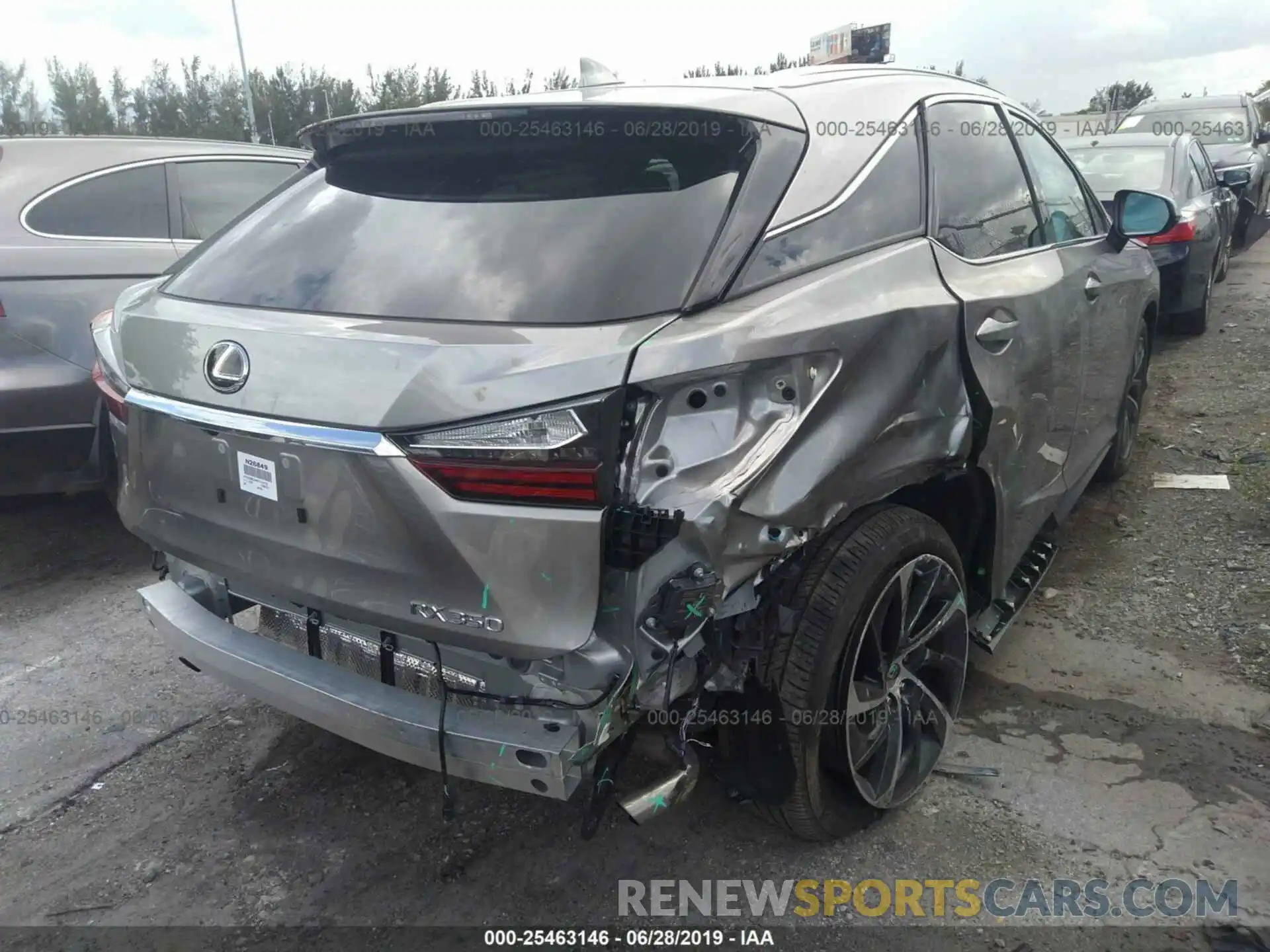 4 Photograph of a damaged car 2T2ZZMCA4KC124172 LEXUS RX 2019