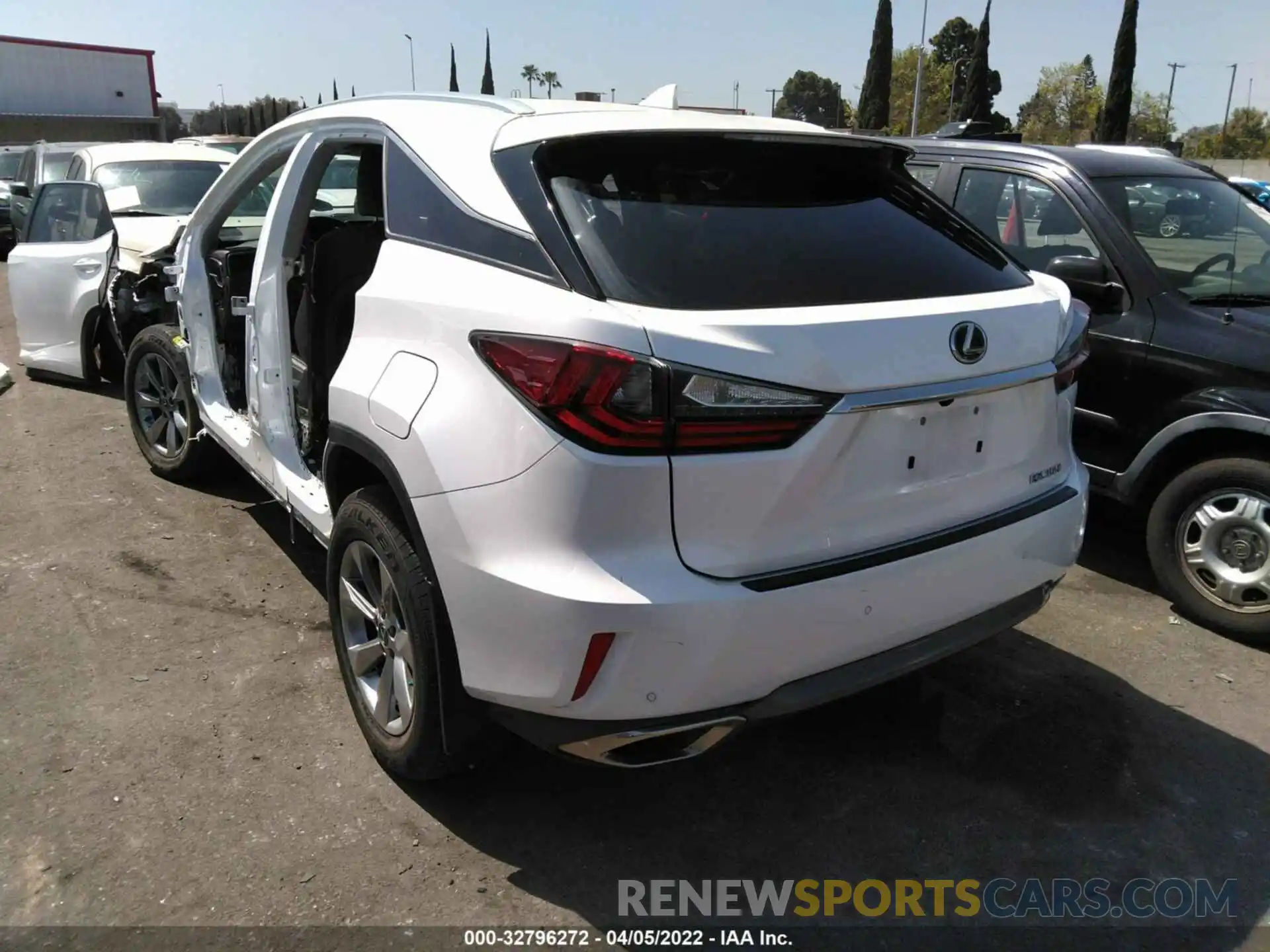 3 Photograph of a damaged car 2T2ZZMCA4KC133891 LEXUS RX 2019