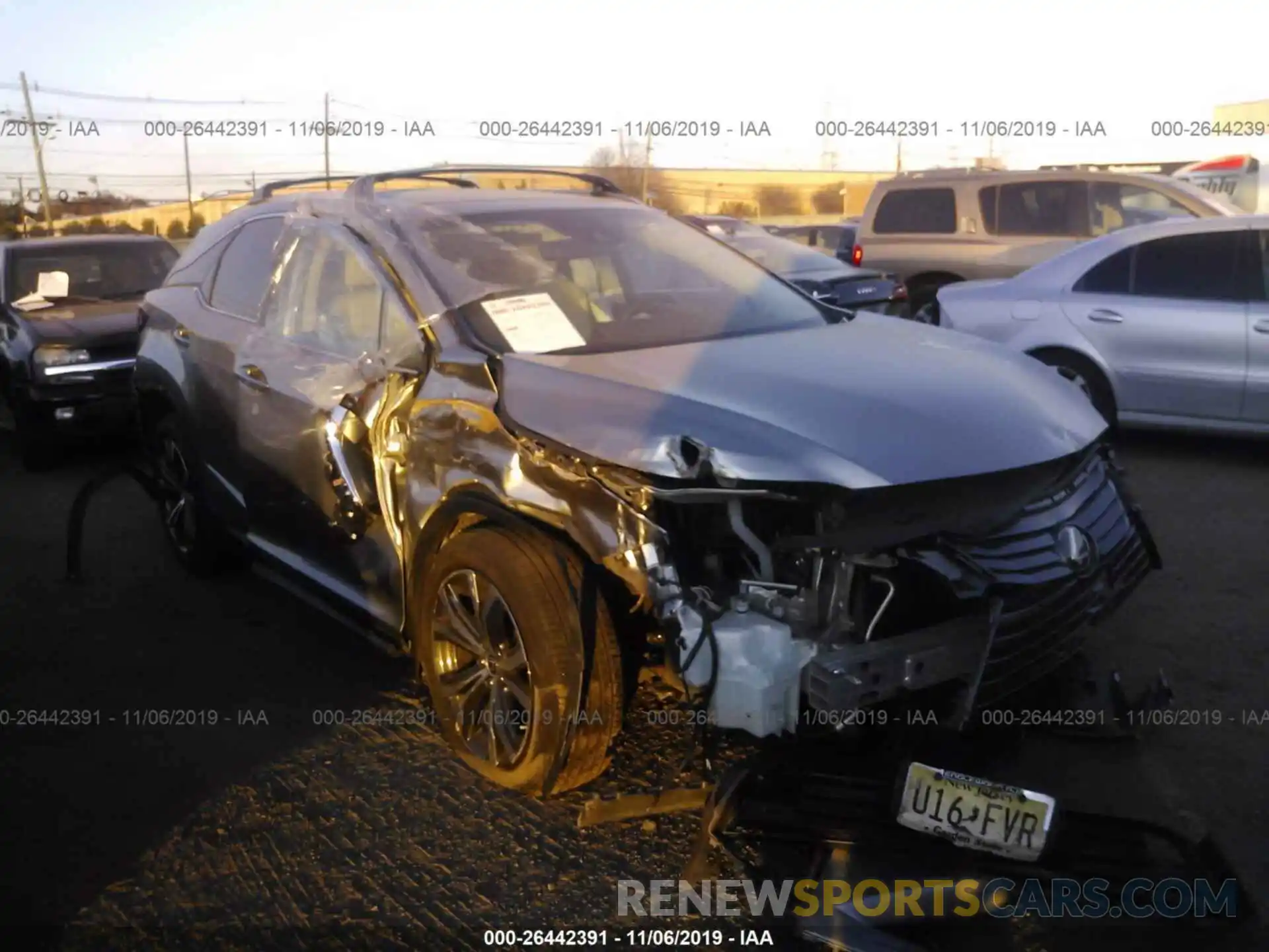 1 Photograph of a damaged car JTJBZMCA9K2038583 LEXUS RX 2019