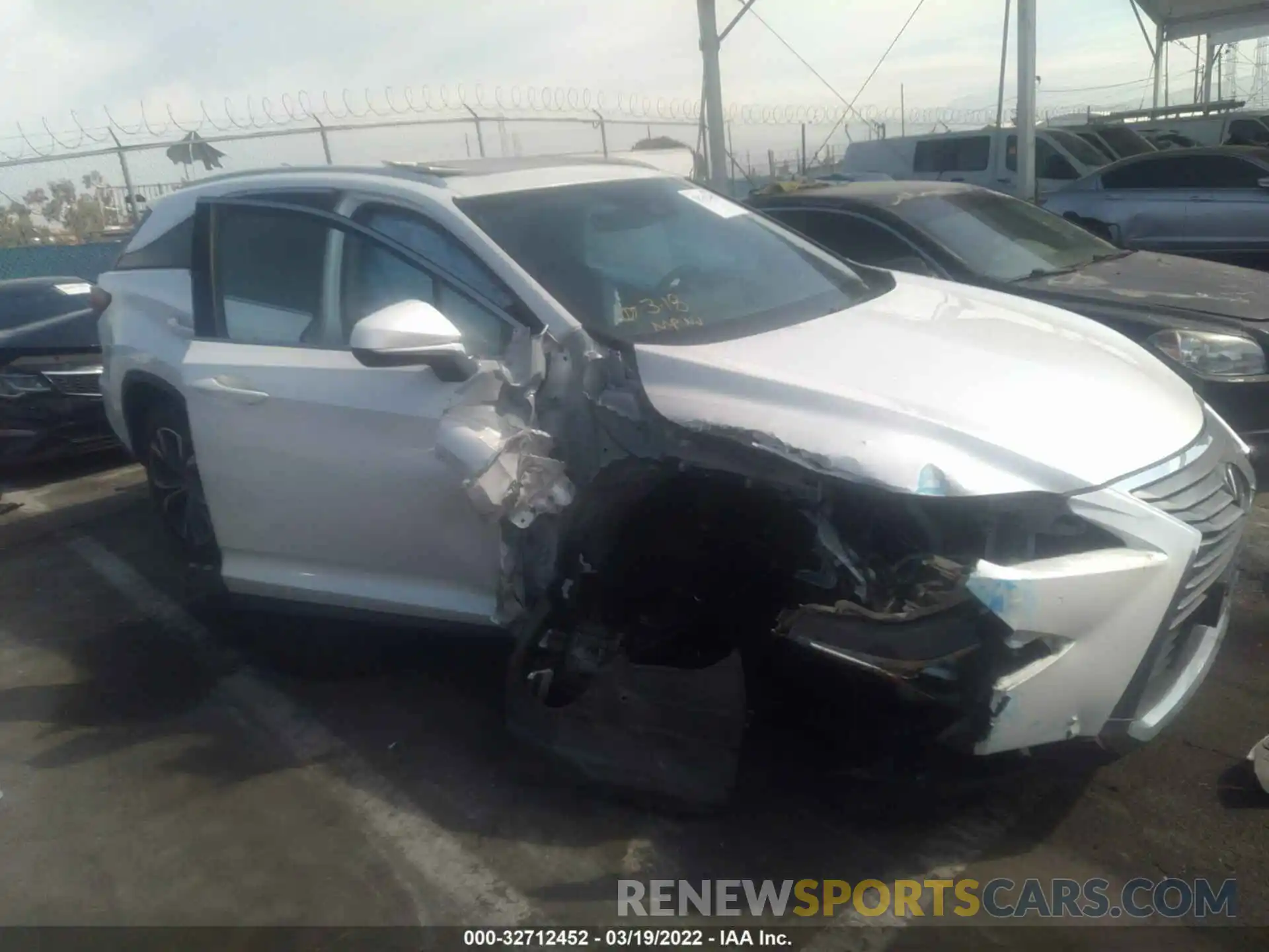 1 Photograph of a damaged car JTJGZKCA5K2011861 LEXUS RX 2019