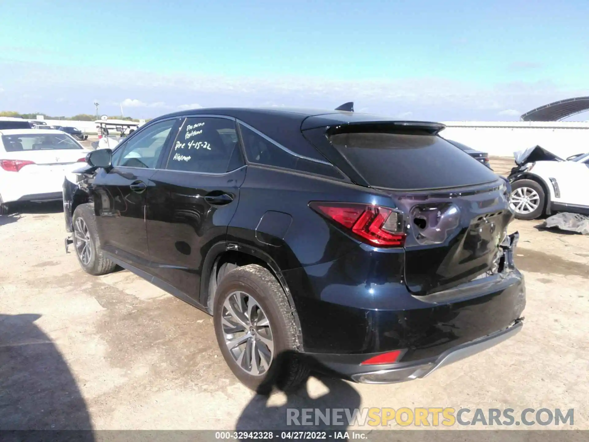 3 Фотография поврежденного автомобиля 2T2AZMAA1LC174237 LEXUS RX 2020