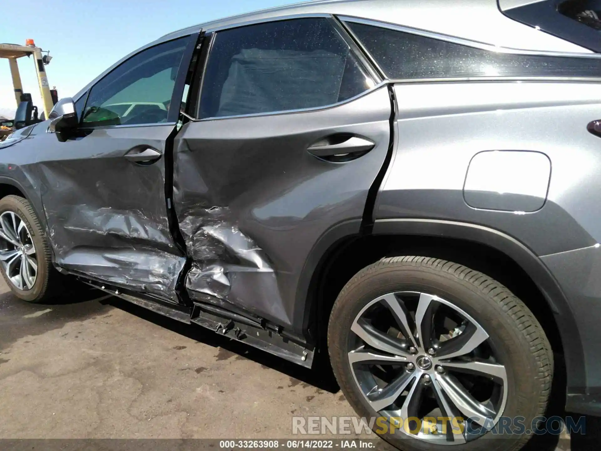 6 Photograph of a damaged car 2T2HZMAA5LC161344 LEXUS RX 2020