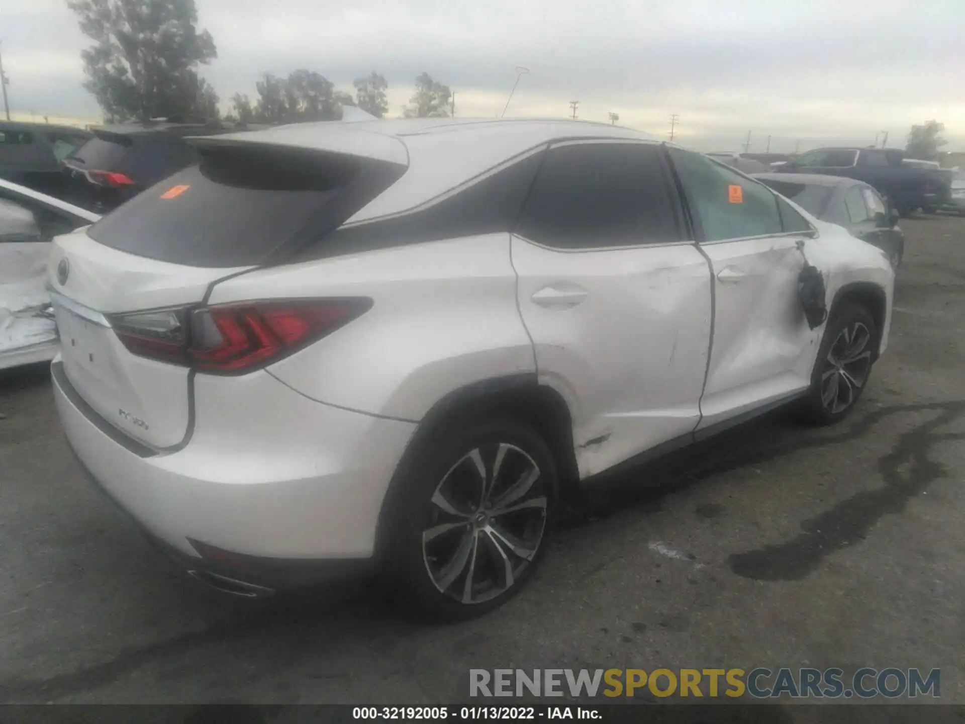 4 Photograph of a damaged car 2T2HZMAA5LC170285 LEXUS RX 2020