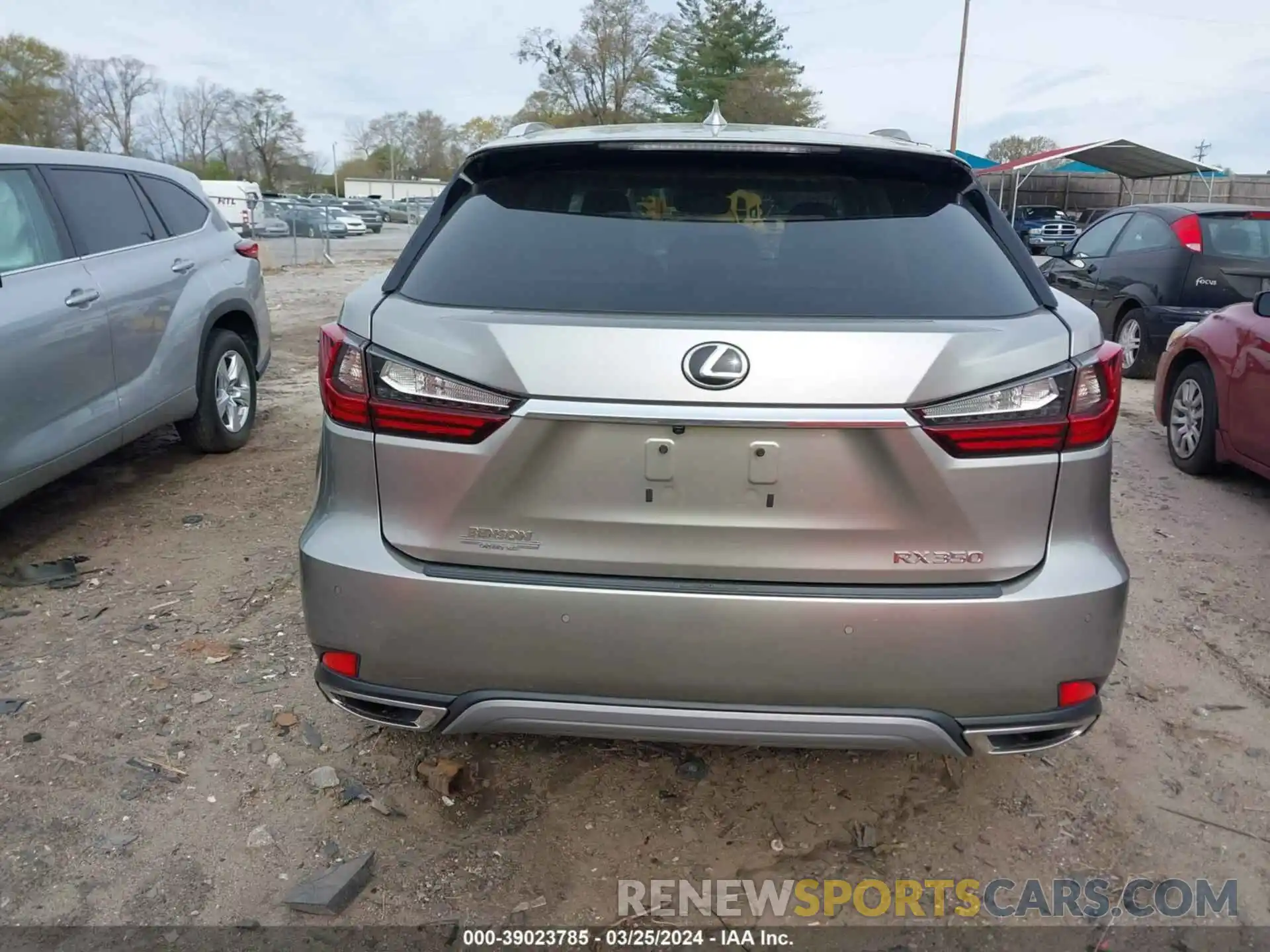 16 Photograph of a damaged car 2T2HZMAA6LC161658 LEXUS RX 2020